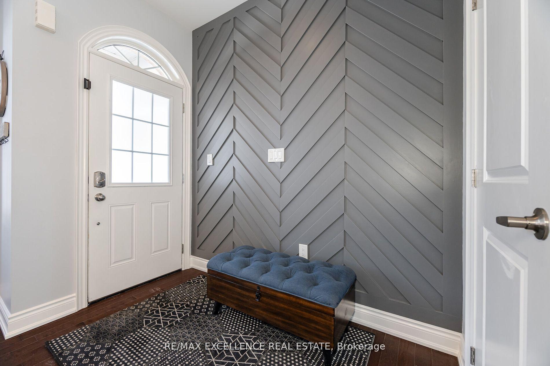 Photo 2 of 59 Strachan Trail, New Tecumseth, Beeton — HOMEH