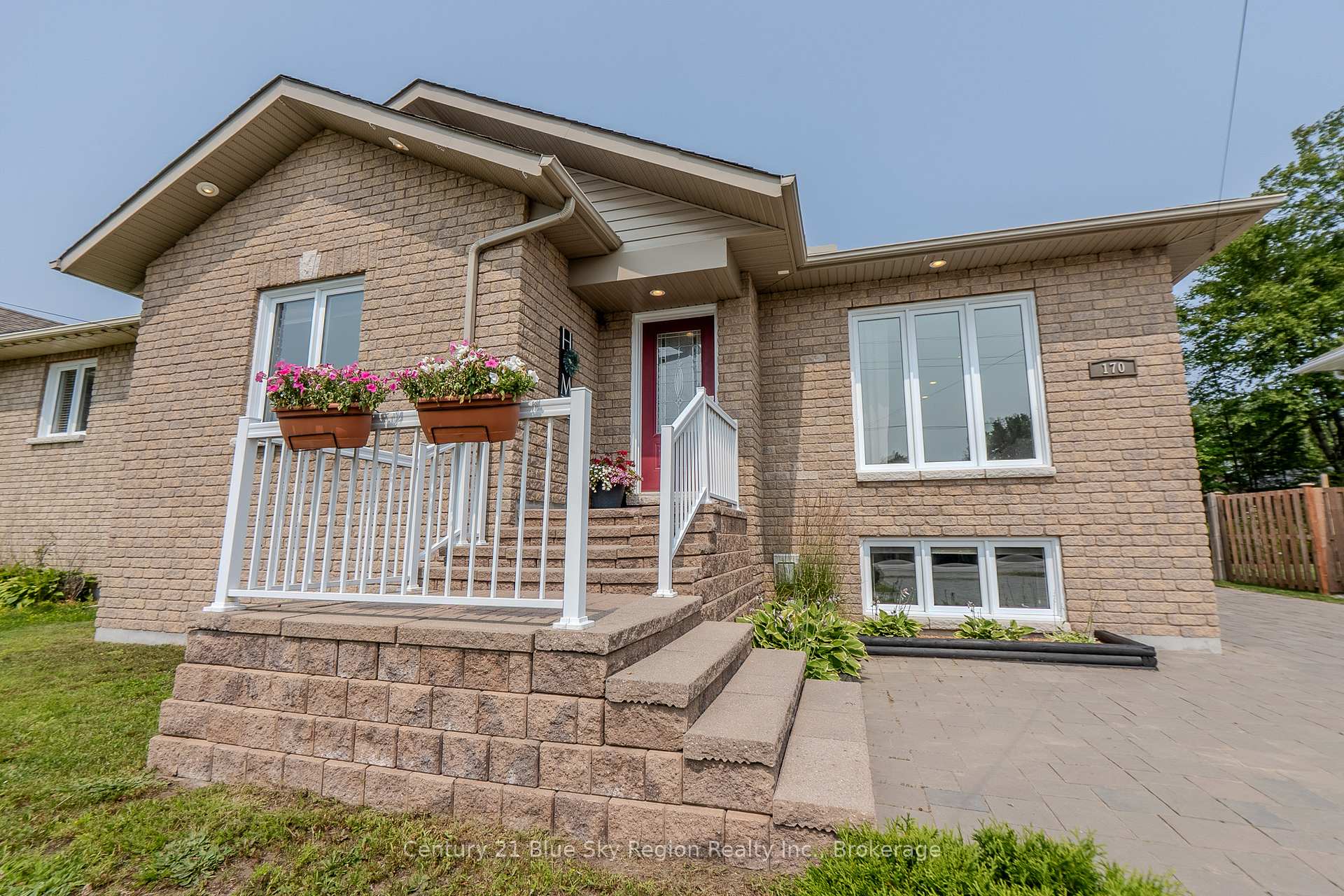 Photo 2 of 170 Carmichael Drive, North Bay, Airport — HOMEH