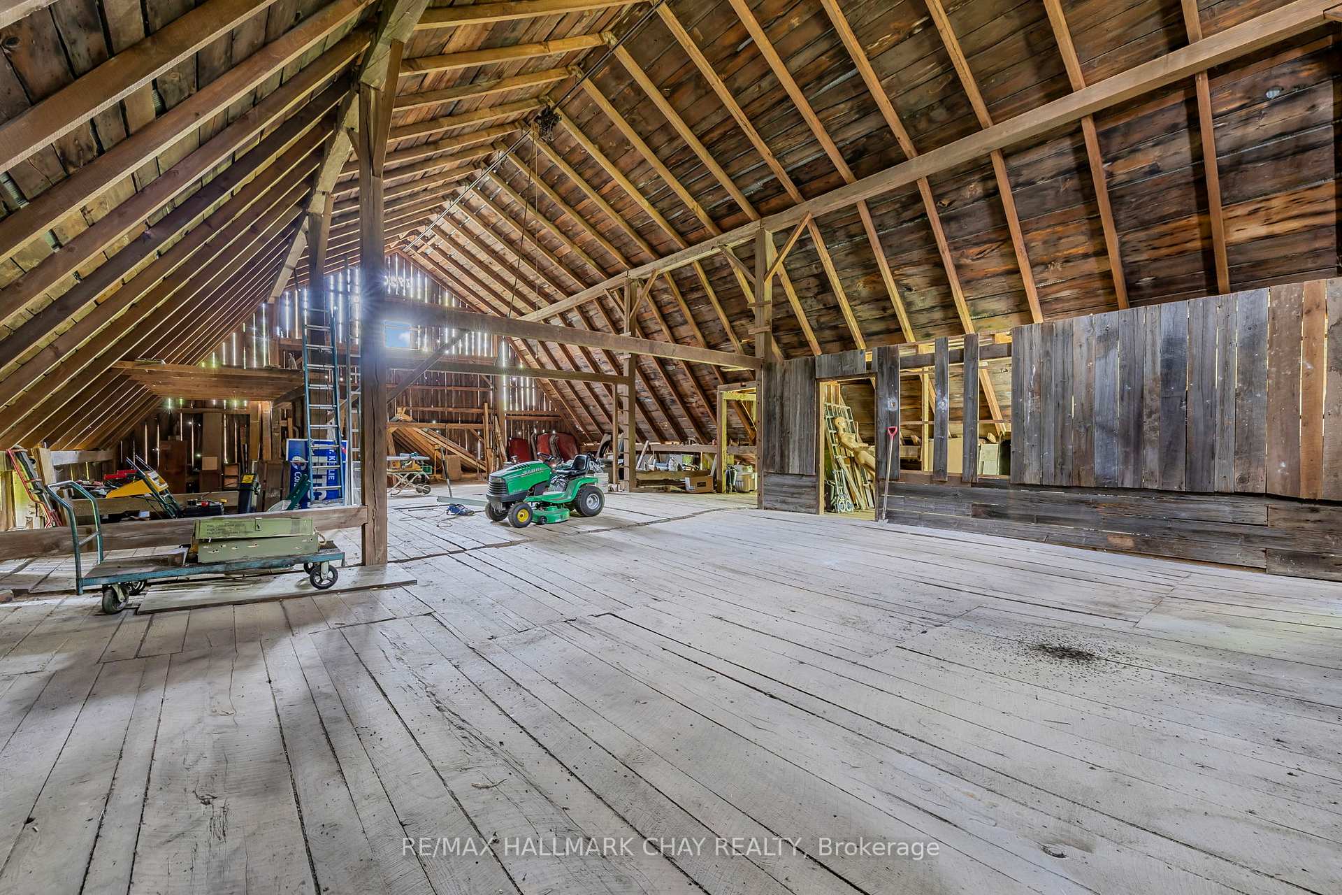 Photo 5 of 6402 9th Line, New Tecumseth, Rural New Tecumseth — HOMEH