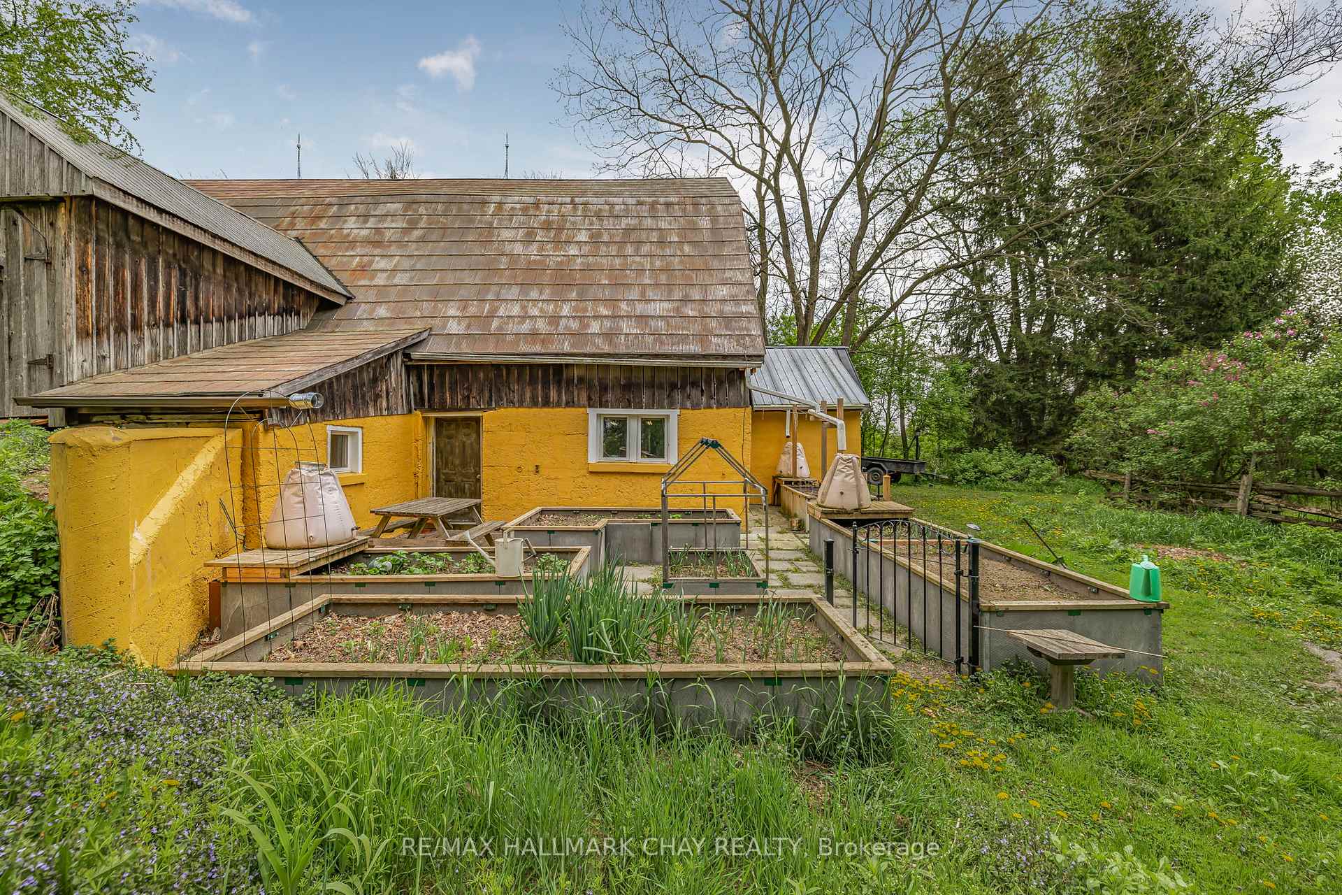 Photo 37 of 6402 9th Line, New Tecumseth, Rural New Tecumseth — HOMEH