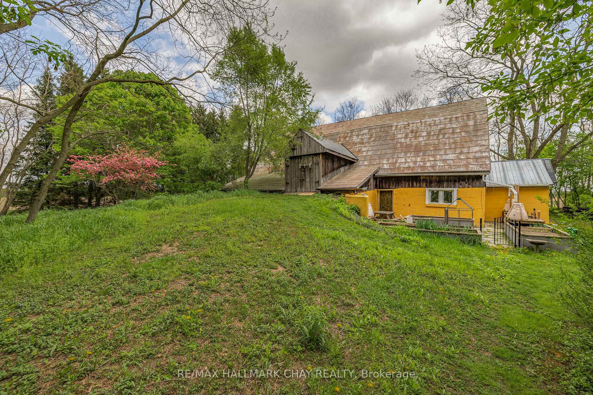 Photo 38 of 6402 9th Line, New Tecumseth, Rural New Tecumseth — HOMEH