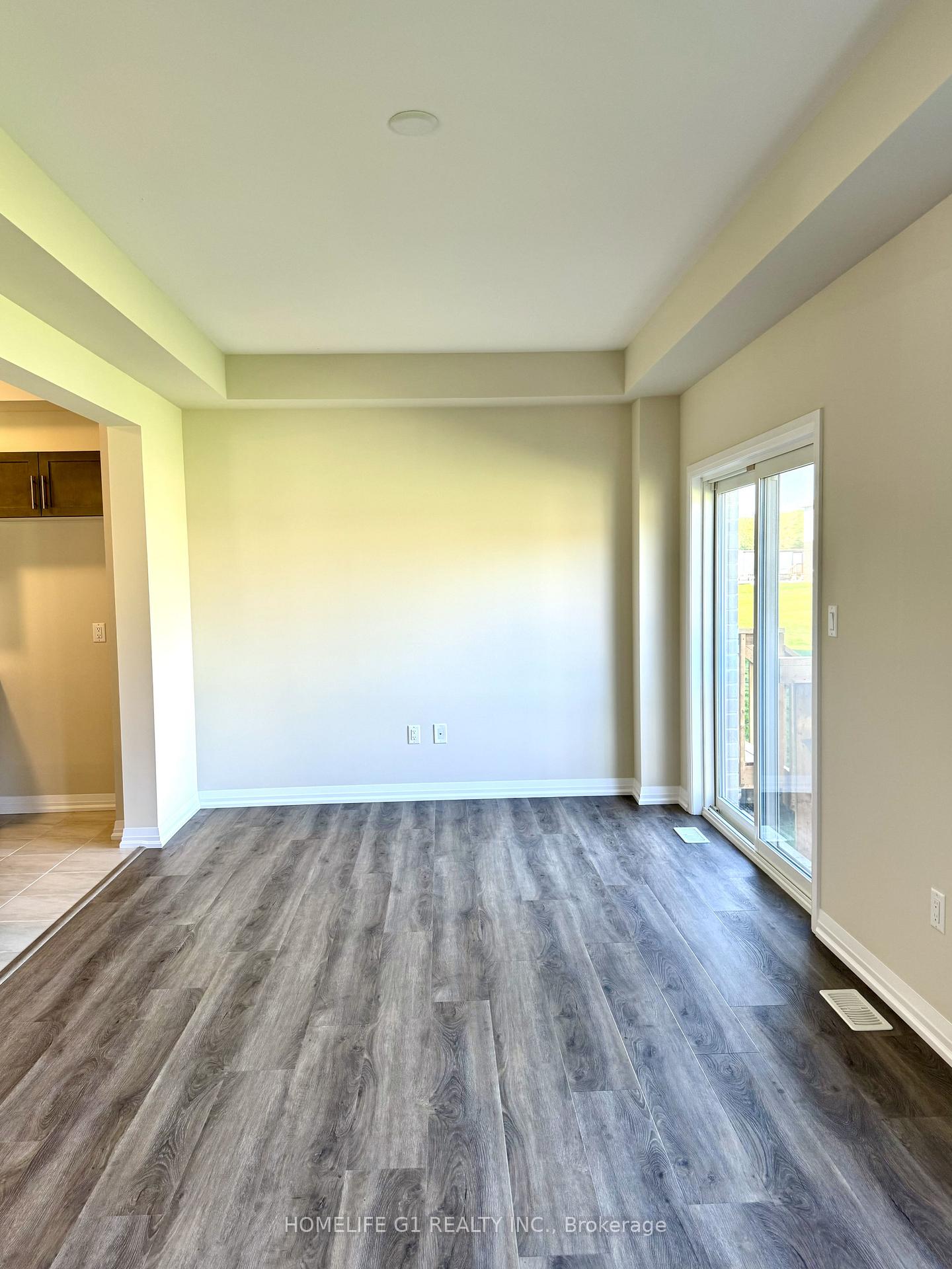 Photo 3 of 105 Acacia Road, Pelham, Fonthill — HOMEH