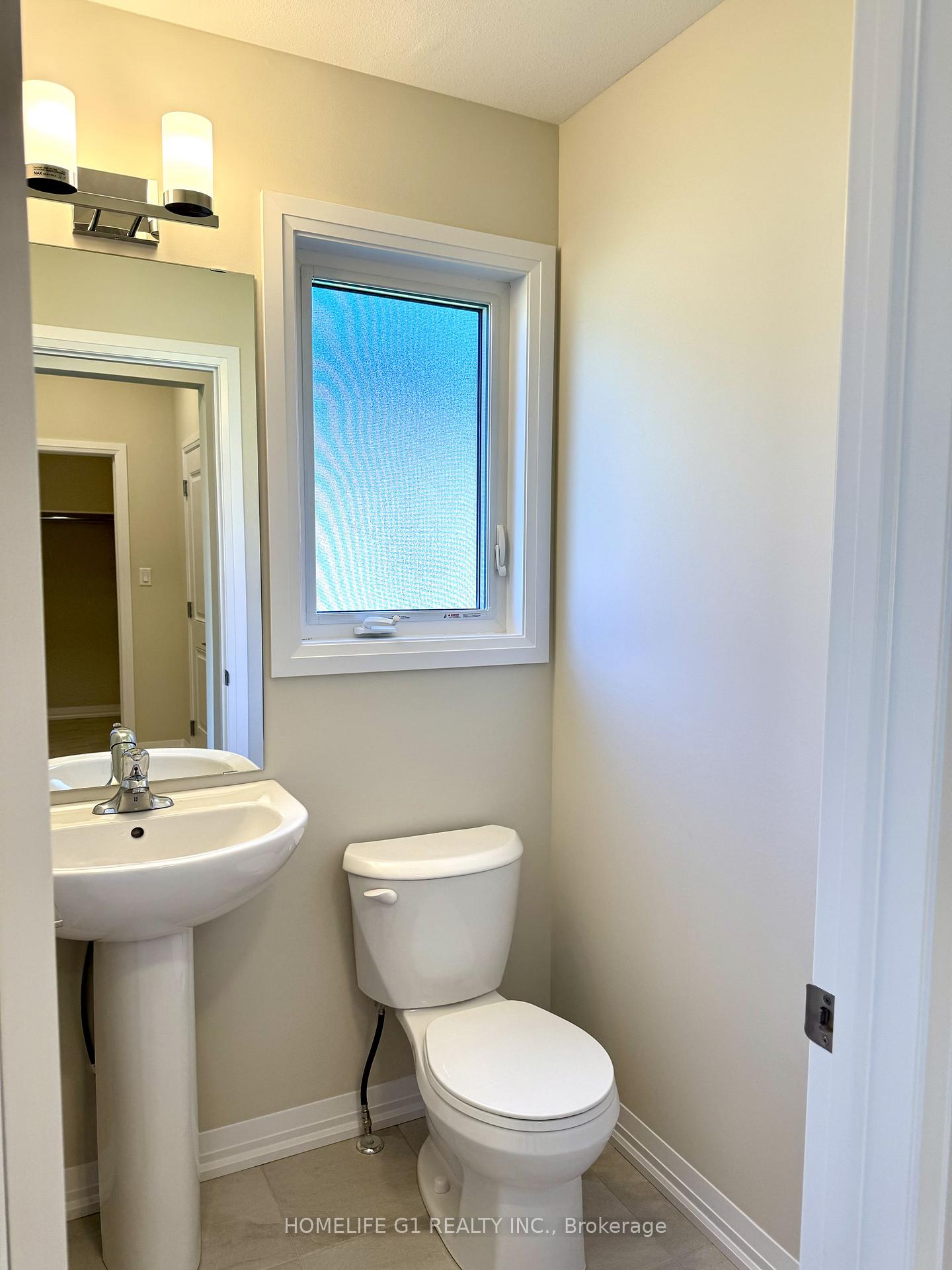 Photo 5 of 105 Acacia Road, Pelham, Fonthill — HOMEH