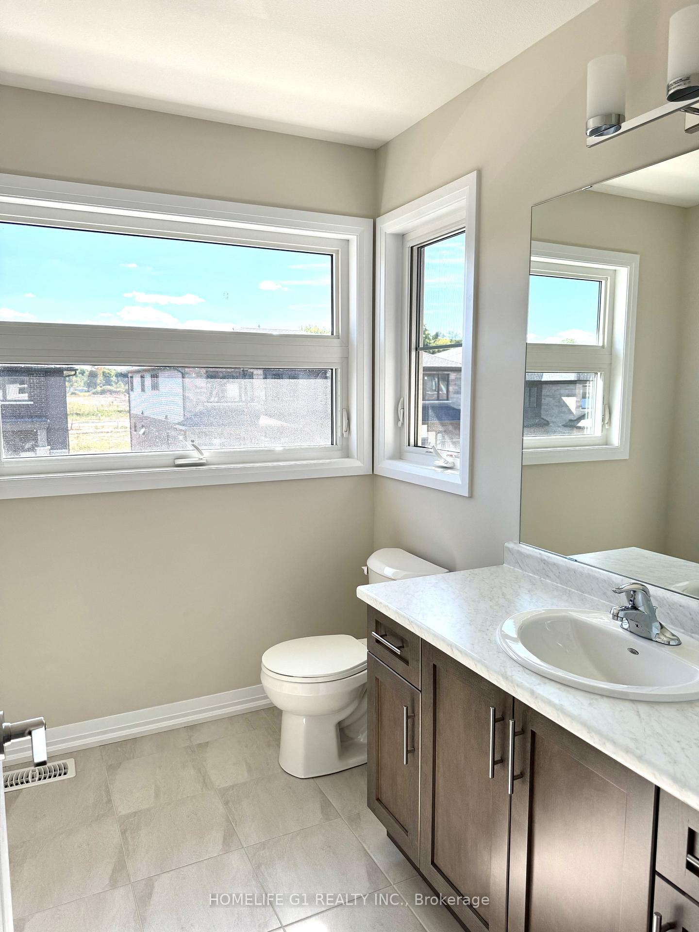 Photo 8 of 105 Acacia Road, Pelham, Fonthill — HOMEH