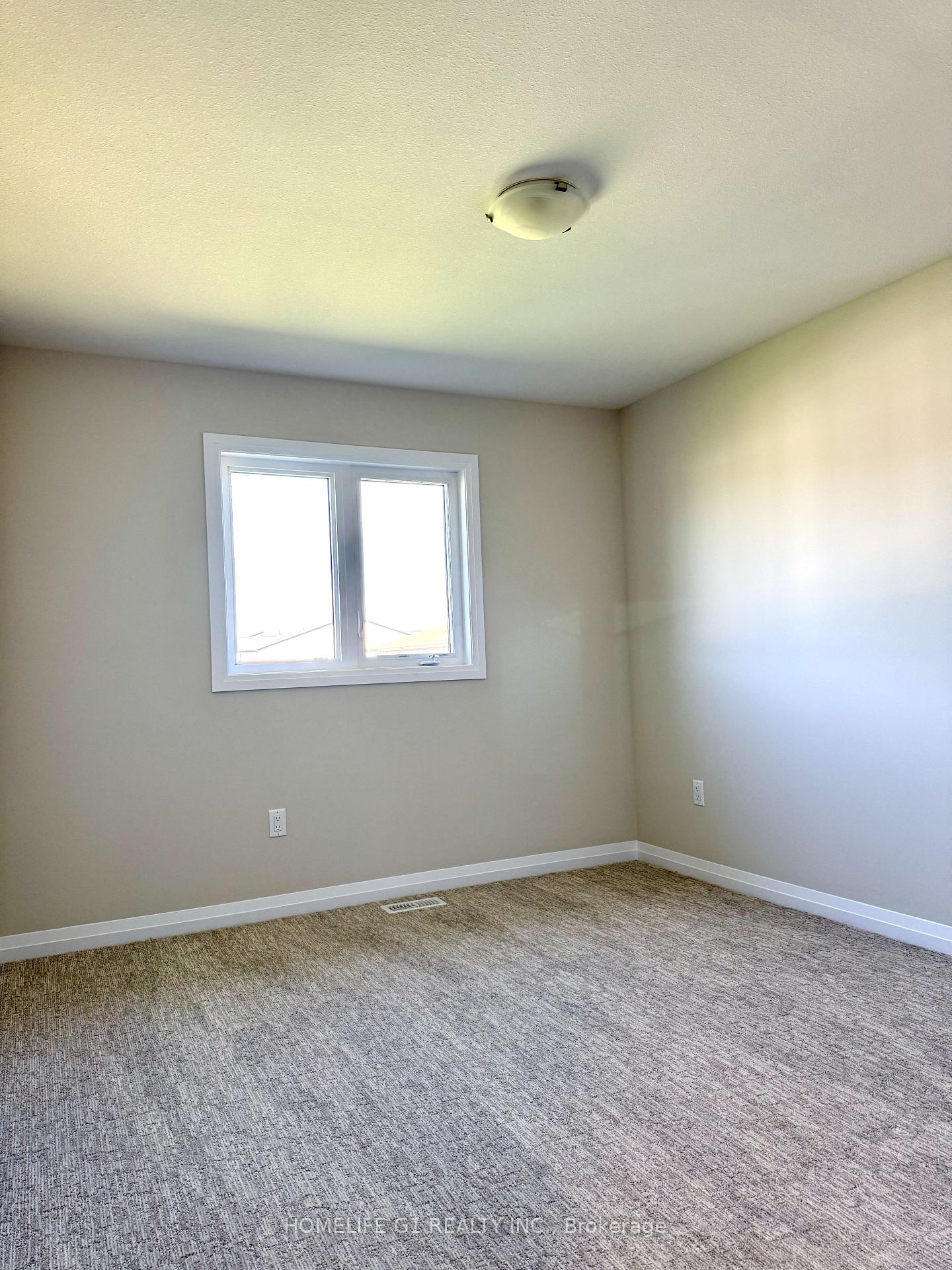 Photo 13 of 105 Acacia Road, Pelham, Fonthill — HOMEH