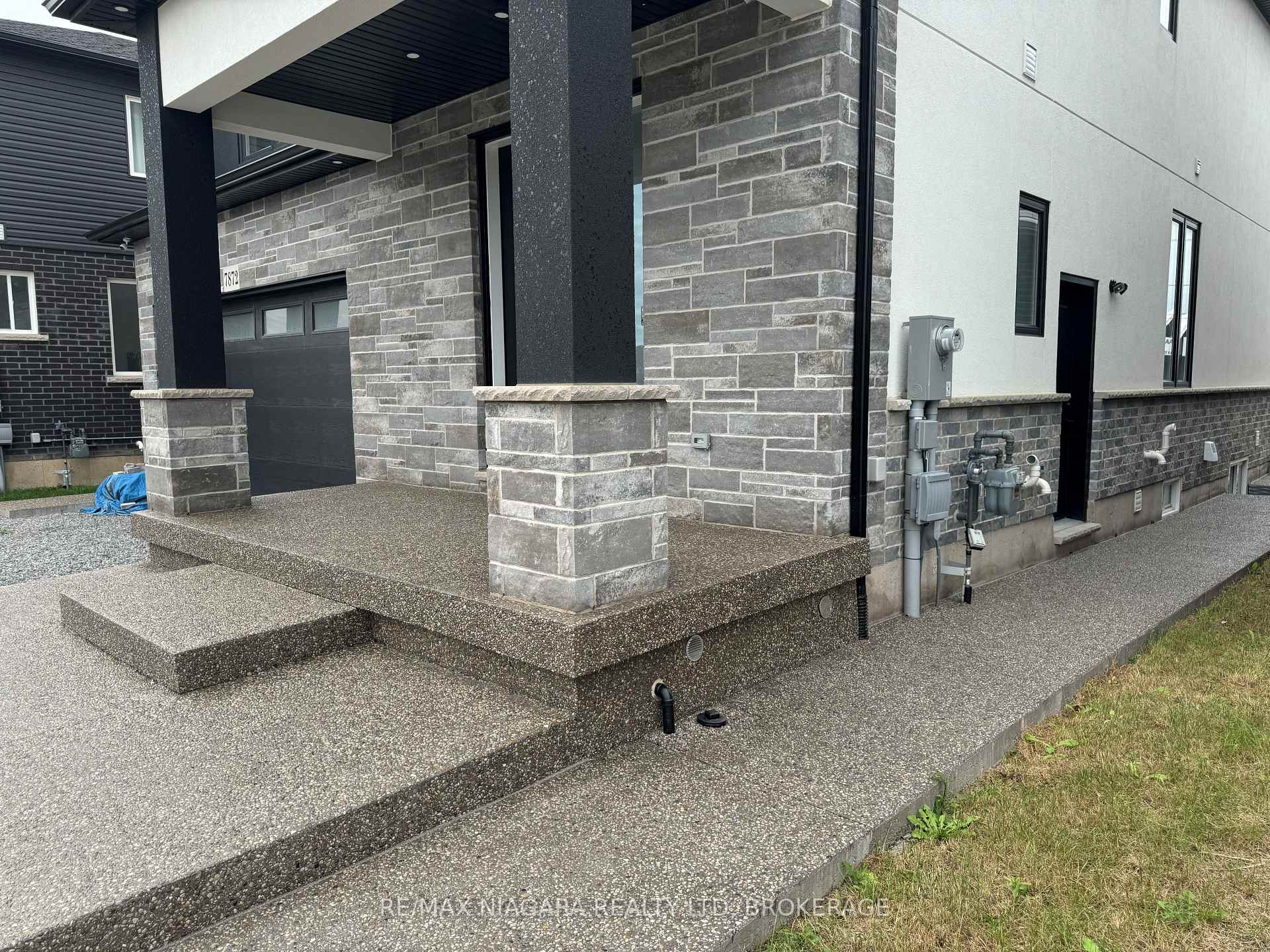 Photo 2 of Unit Lower, 7872 Seabiscuit Drive, Niagara Falls, Ascot — HOMEH