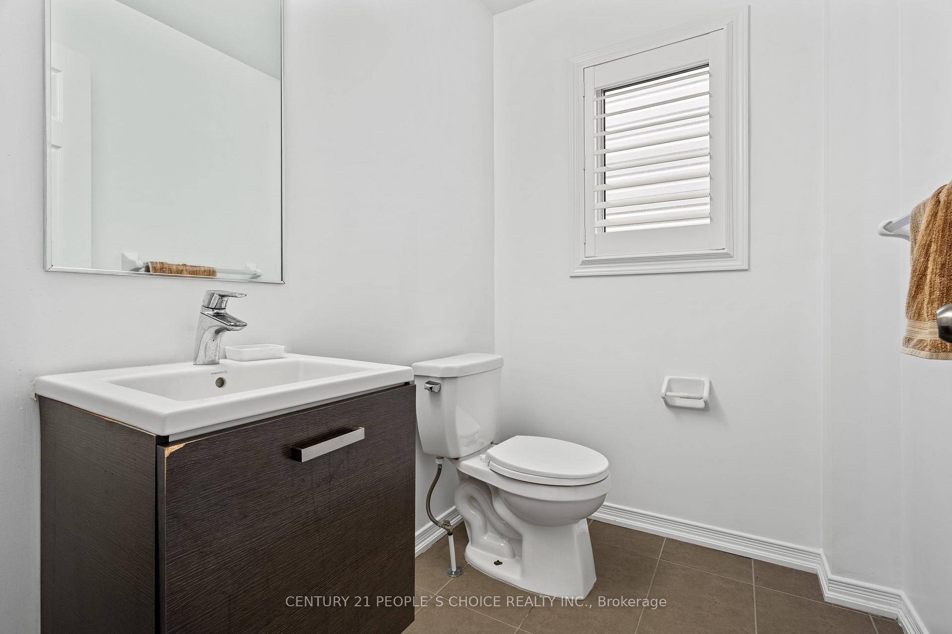 Photo 7 of 7822 Juneberry Drive, Niagara Falls, Brown — HOMEH