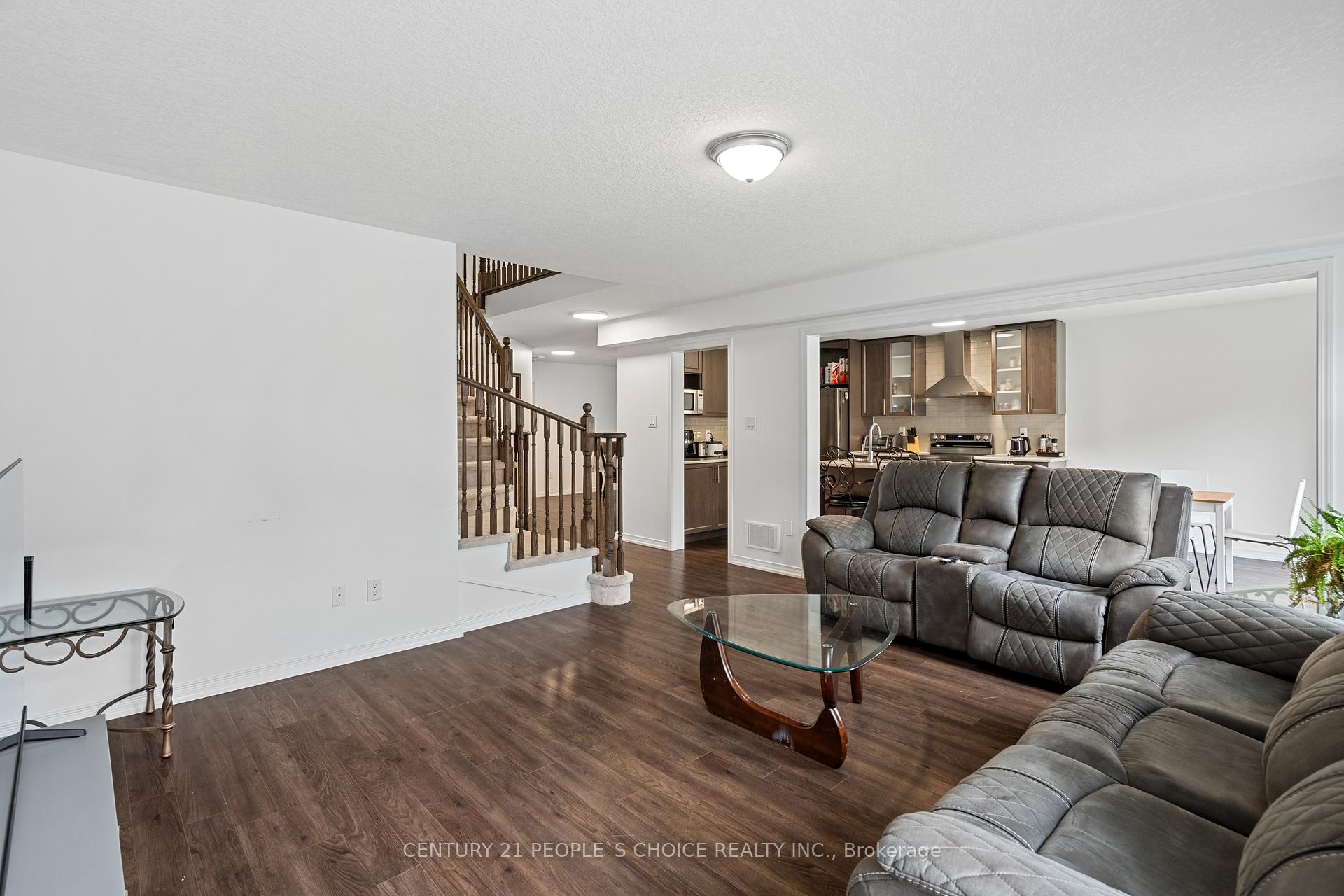 Photo 14 of 7822 Juneberry Drive, Niagara Falls, Brown — HOMEH