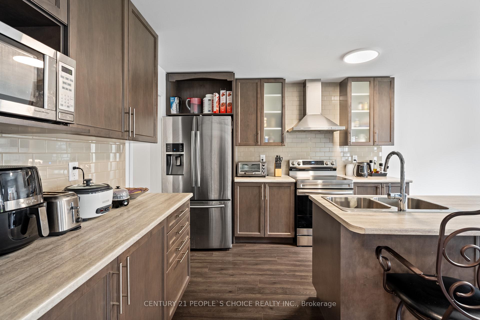 Photo 15 of 7822 Juneberry Drive, Niagara Falls, Brown — HOMEH