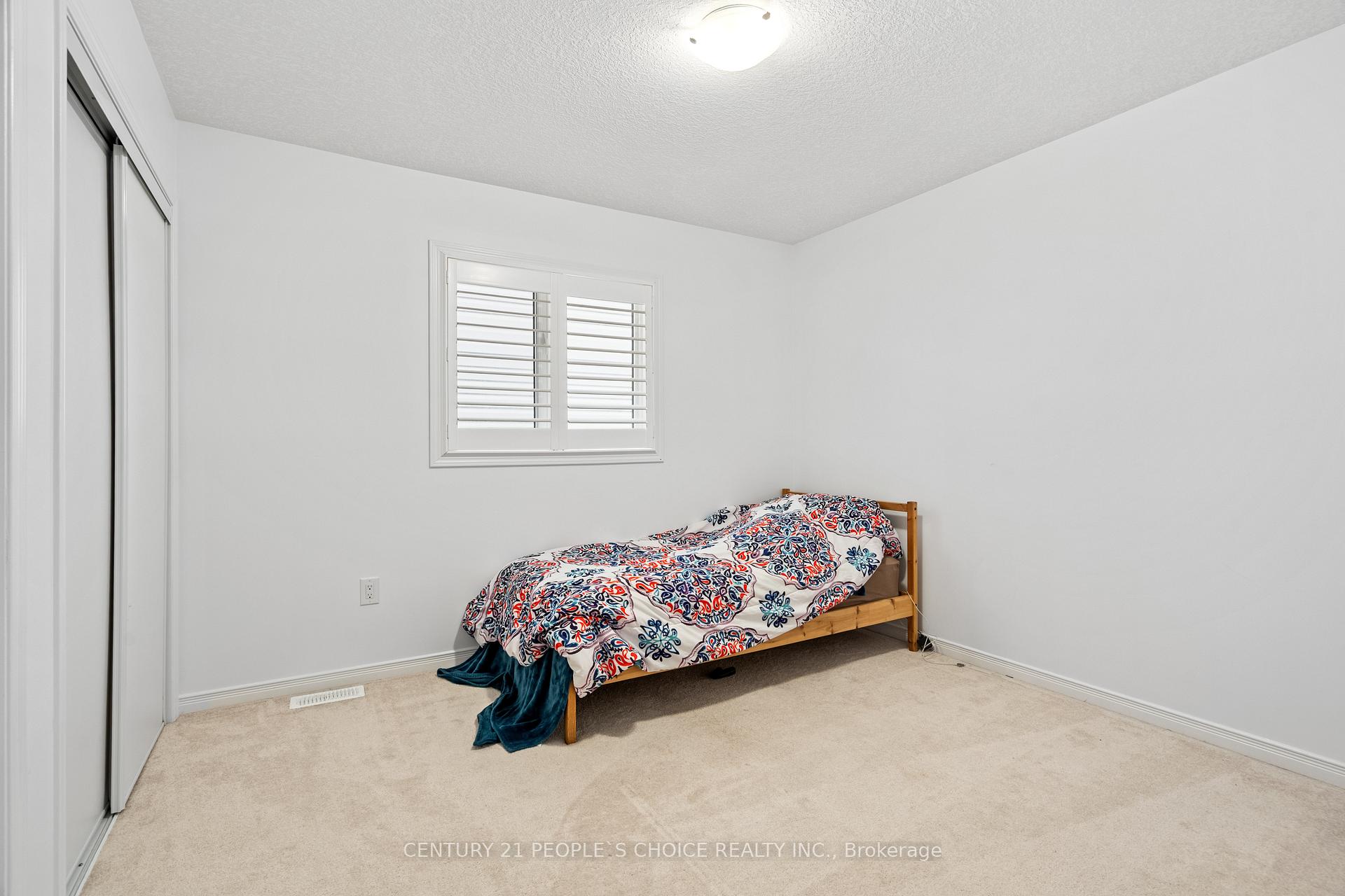 Photo 23 of 7822 Juneberry Drive, Niagara Falls, Brown — HOMEH