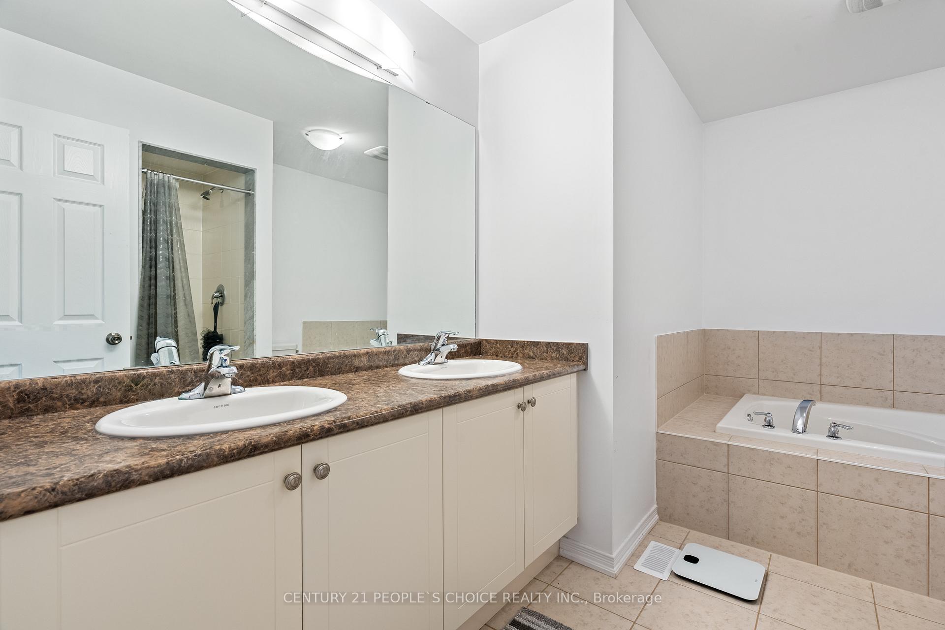 Photo 30 of 7822 Juneberry Drive, Niagara Falls, Brown — HOMEH