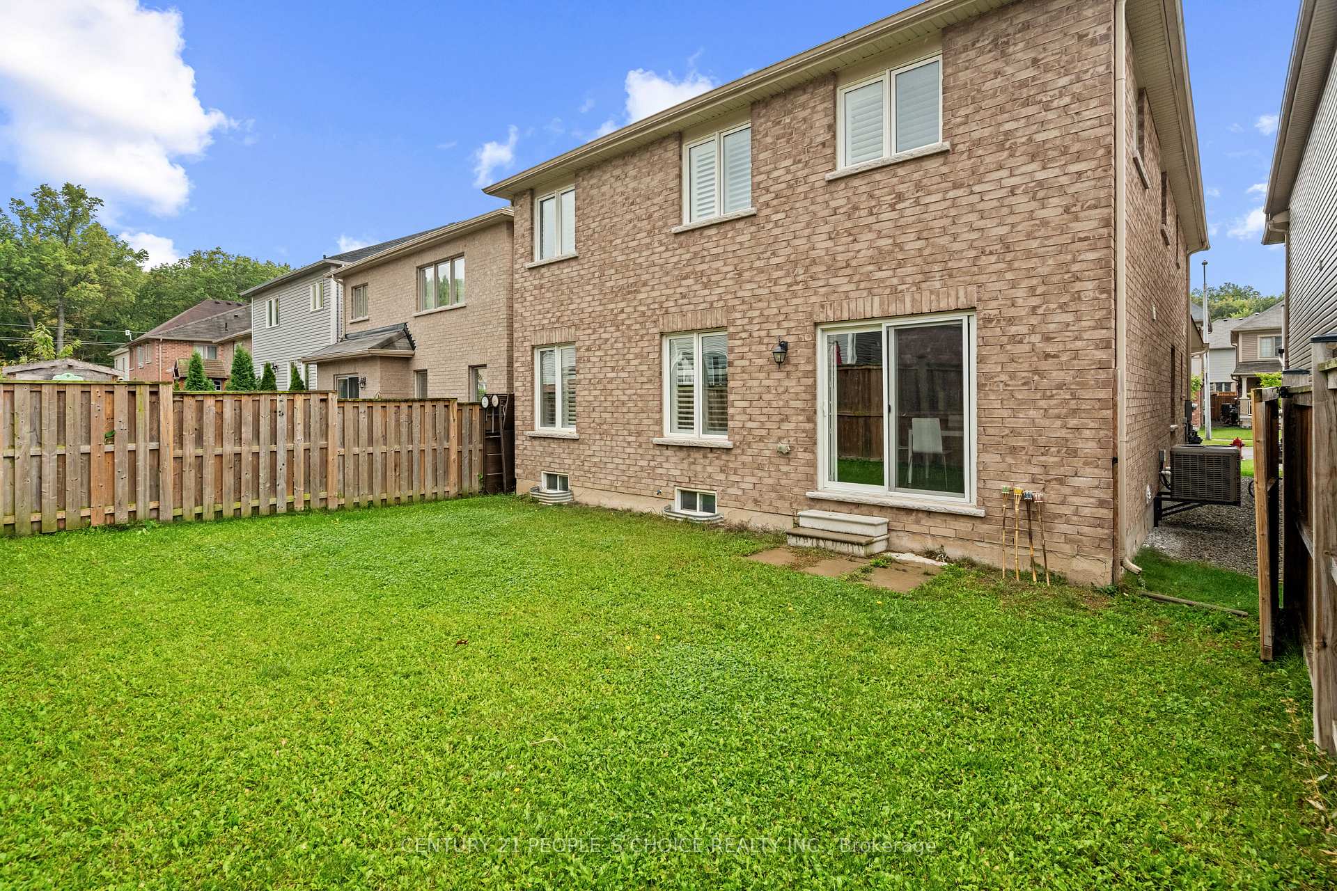 Photo 37 of 7822 Juneberry Drive, Niagara Falls, Brown — HOMEH