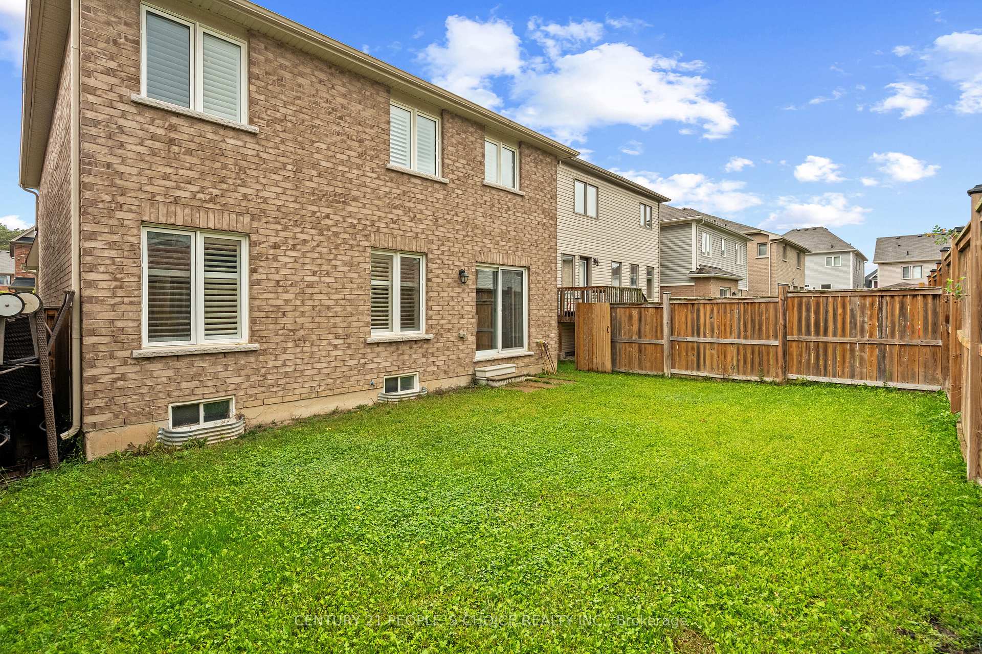 Photo 38 of 7822 Juneberry Drive, Niagara Falls, Brown — HOMEH