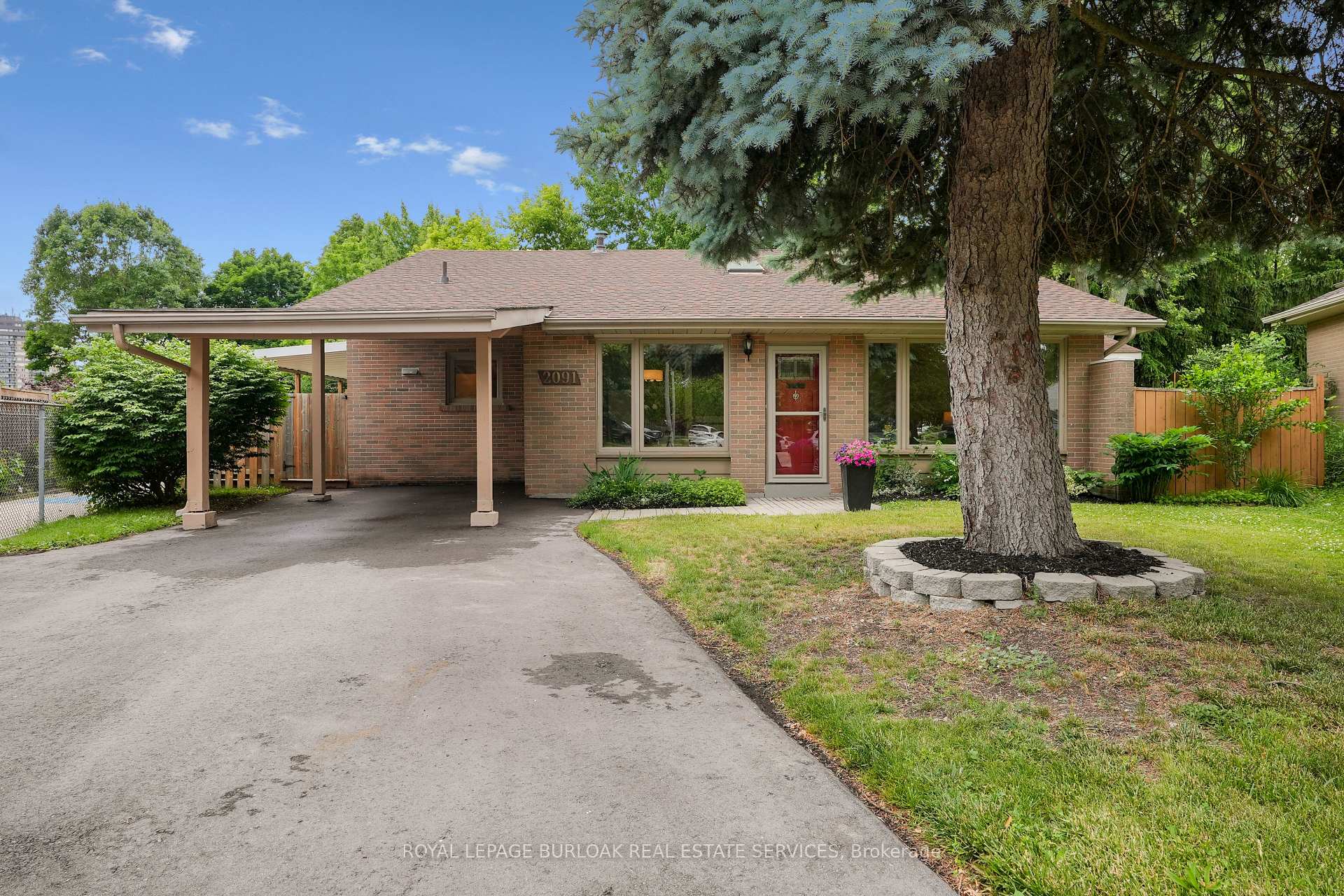 Front of 2091 Hartington Court