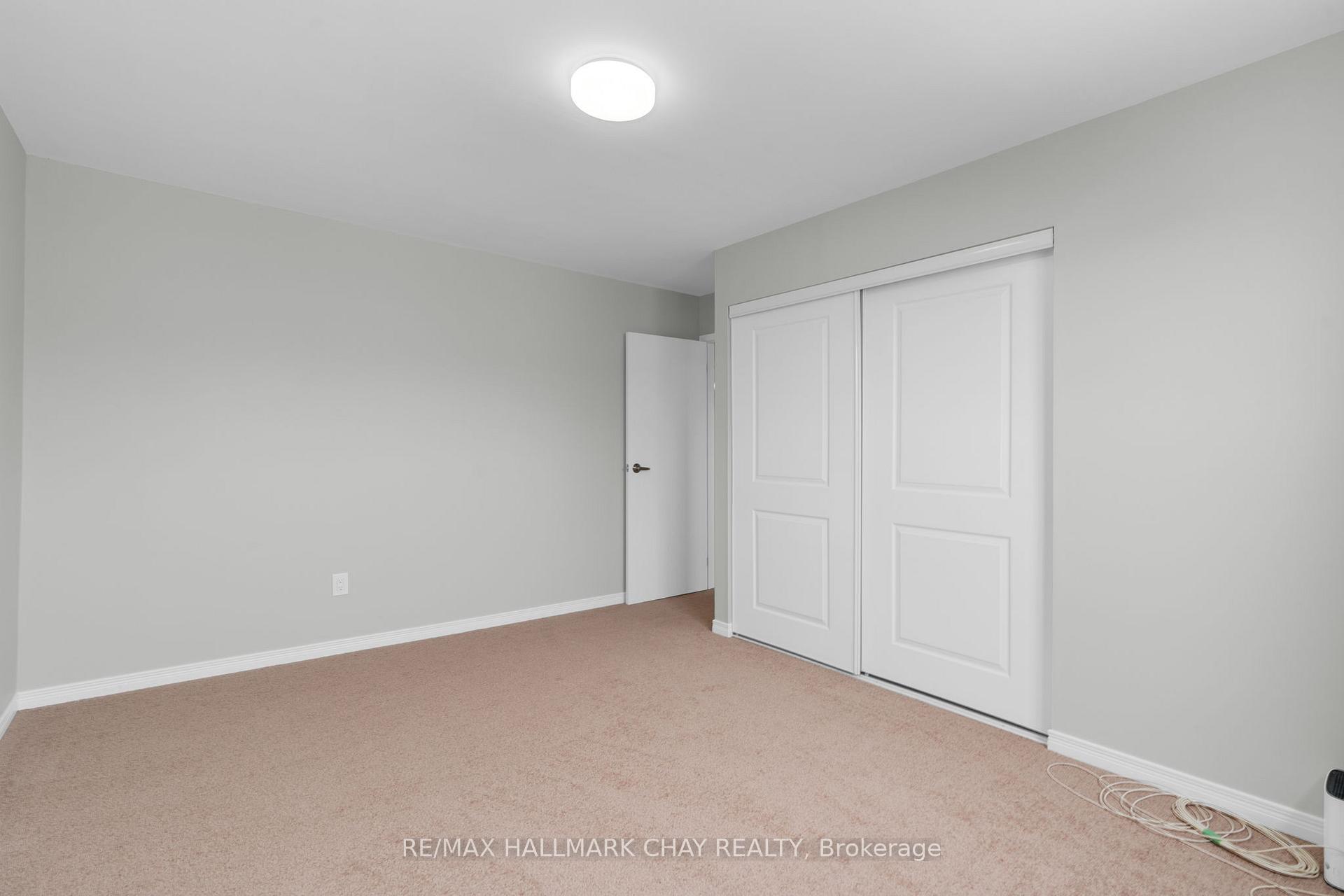 Photo 12 of 38 Lankin Boulevard, Orillia — HOMEH