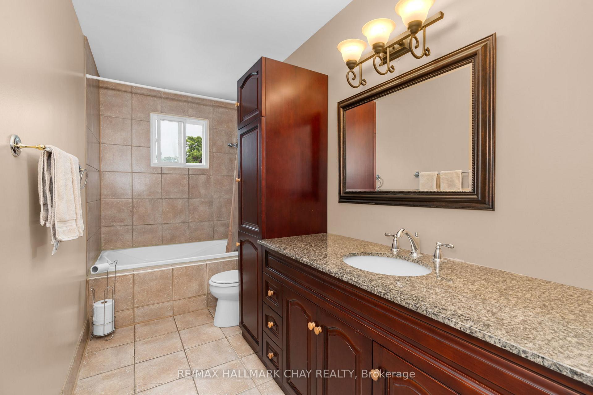 Photo 14 of 38 Lankin Boulevard, Orillia — HOMEH