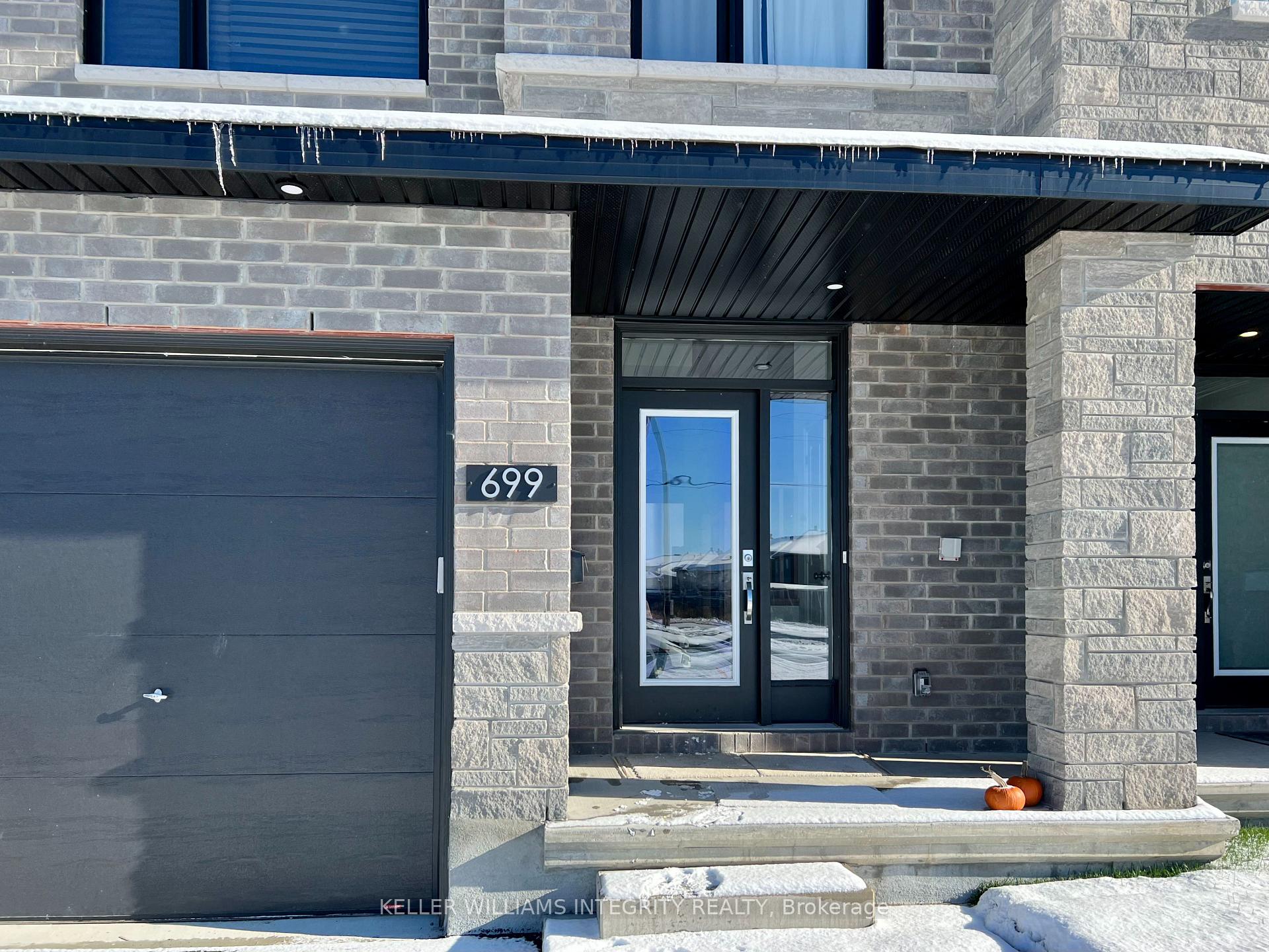 Photo 2 of 699 Cordelette Circle, Ottawa, Mer Bleue/Bradley Estates/Anderson Park — HOMEH
