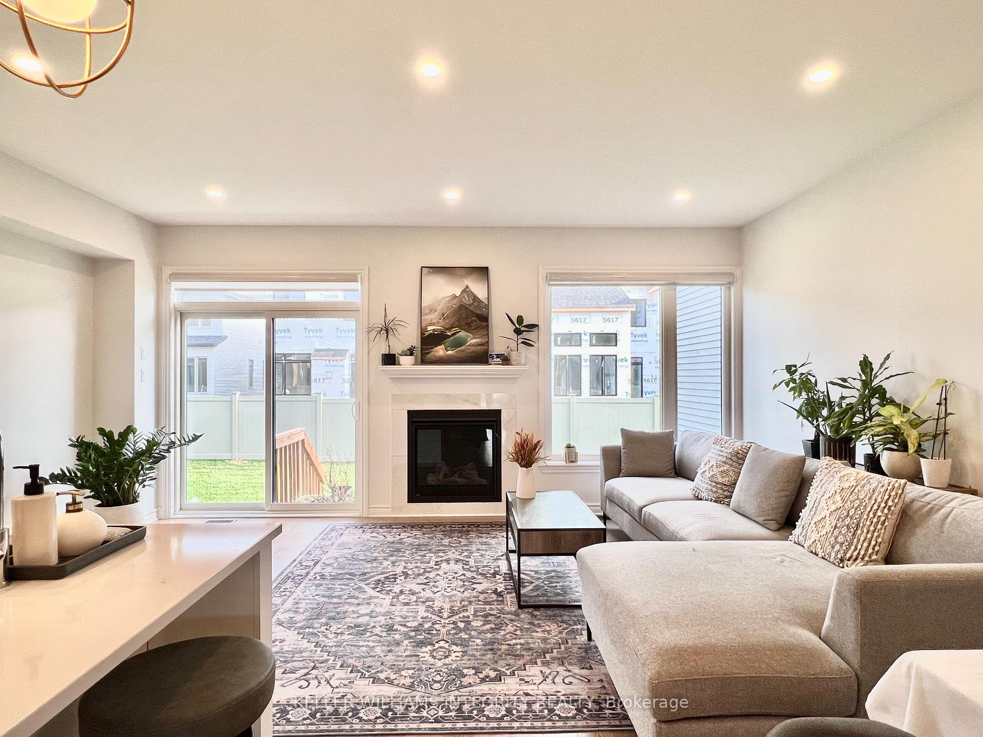 Photo 4 of 699 Cordelette Circle, Ottawa, Mer Bleue/Bradley Estates/Anderson Park — HOMEH
