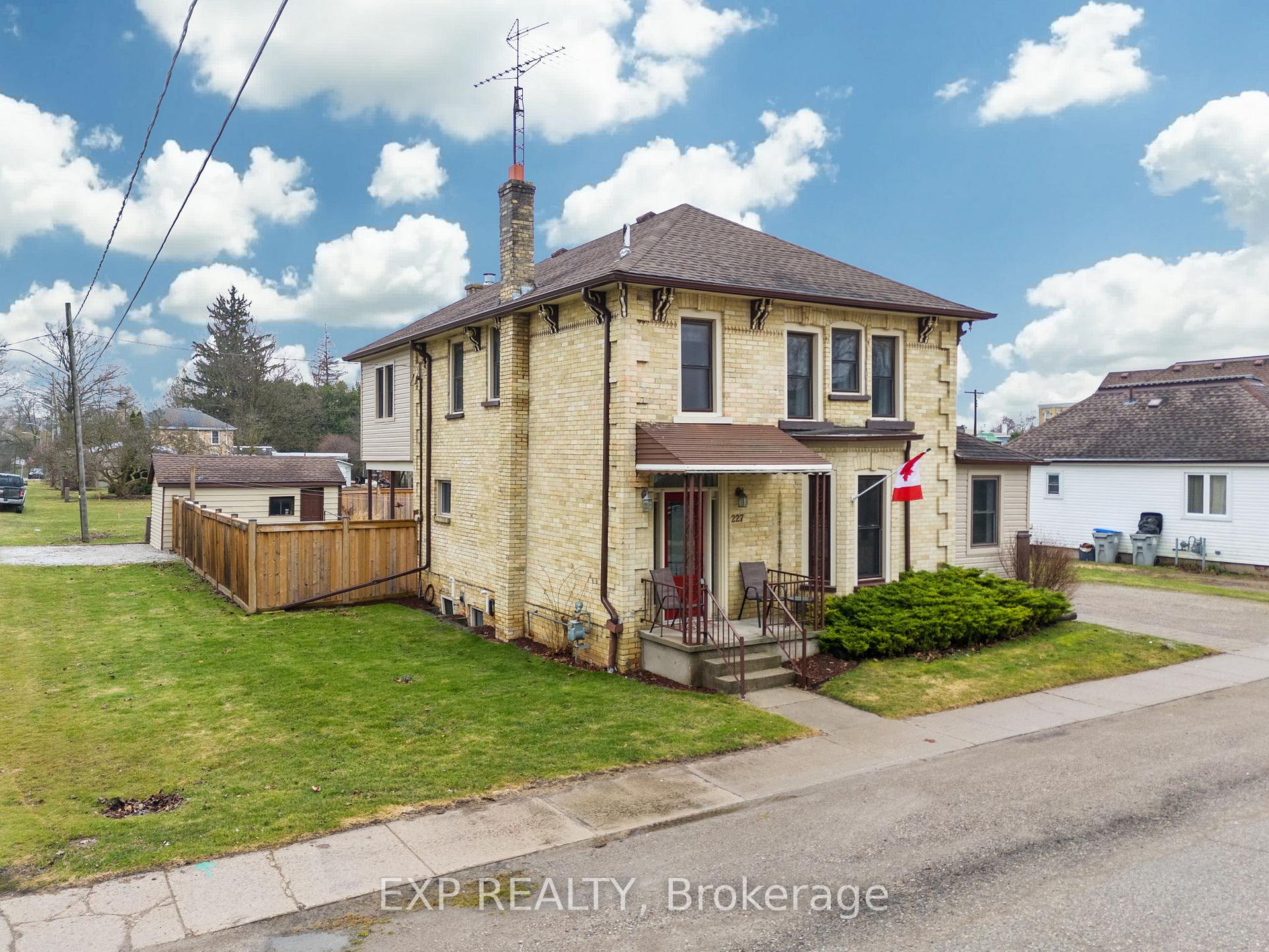 Photo 2 of 227 Anna Street, North Middlesex, Parkhill — HOMEH