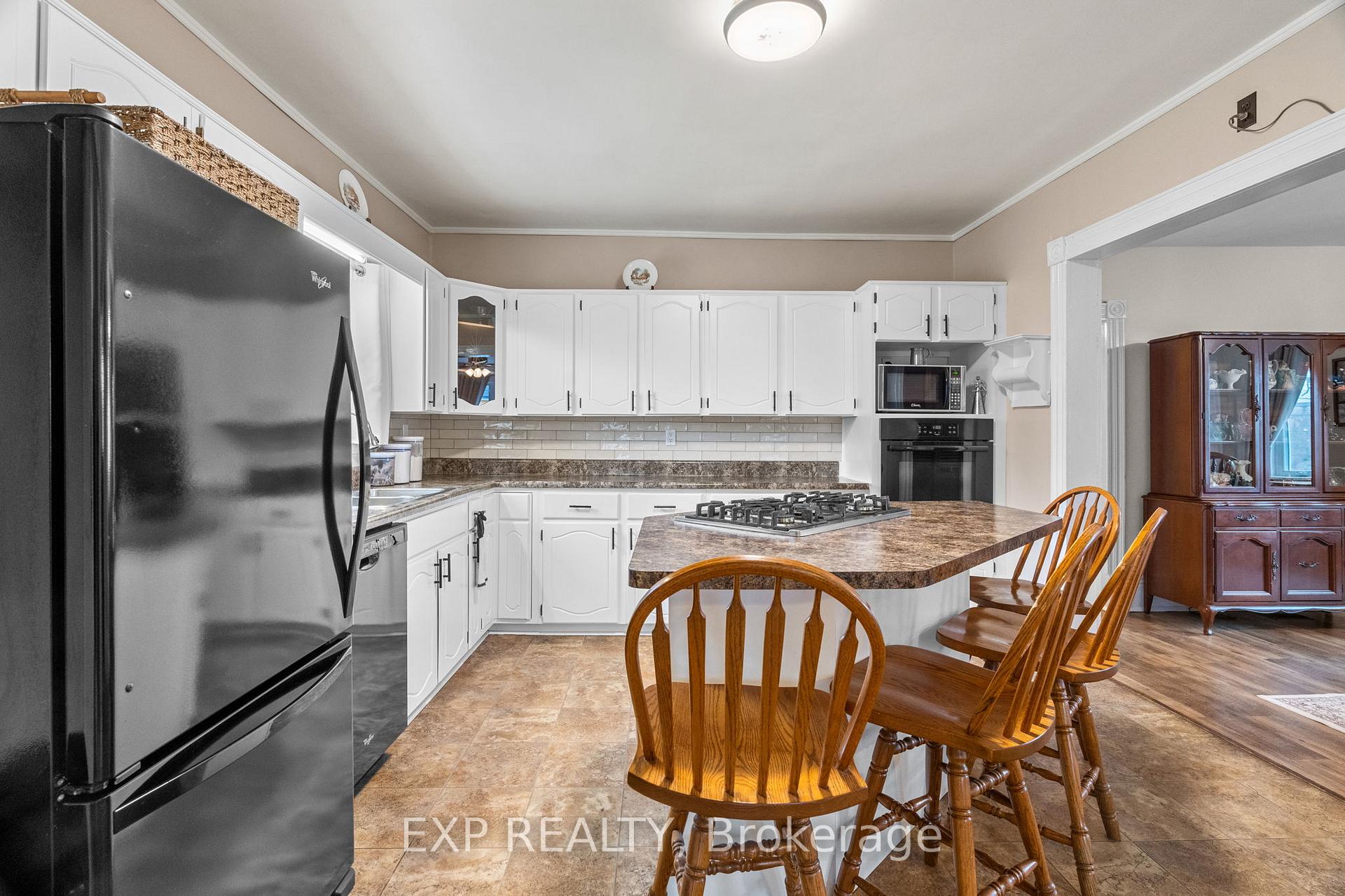 Photo 11 of 227 Anna Street, North Middlesex, Parkhill — HOMEH