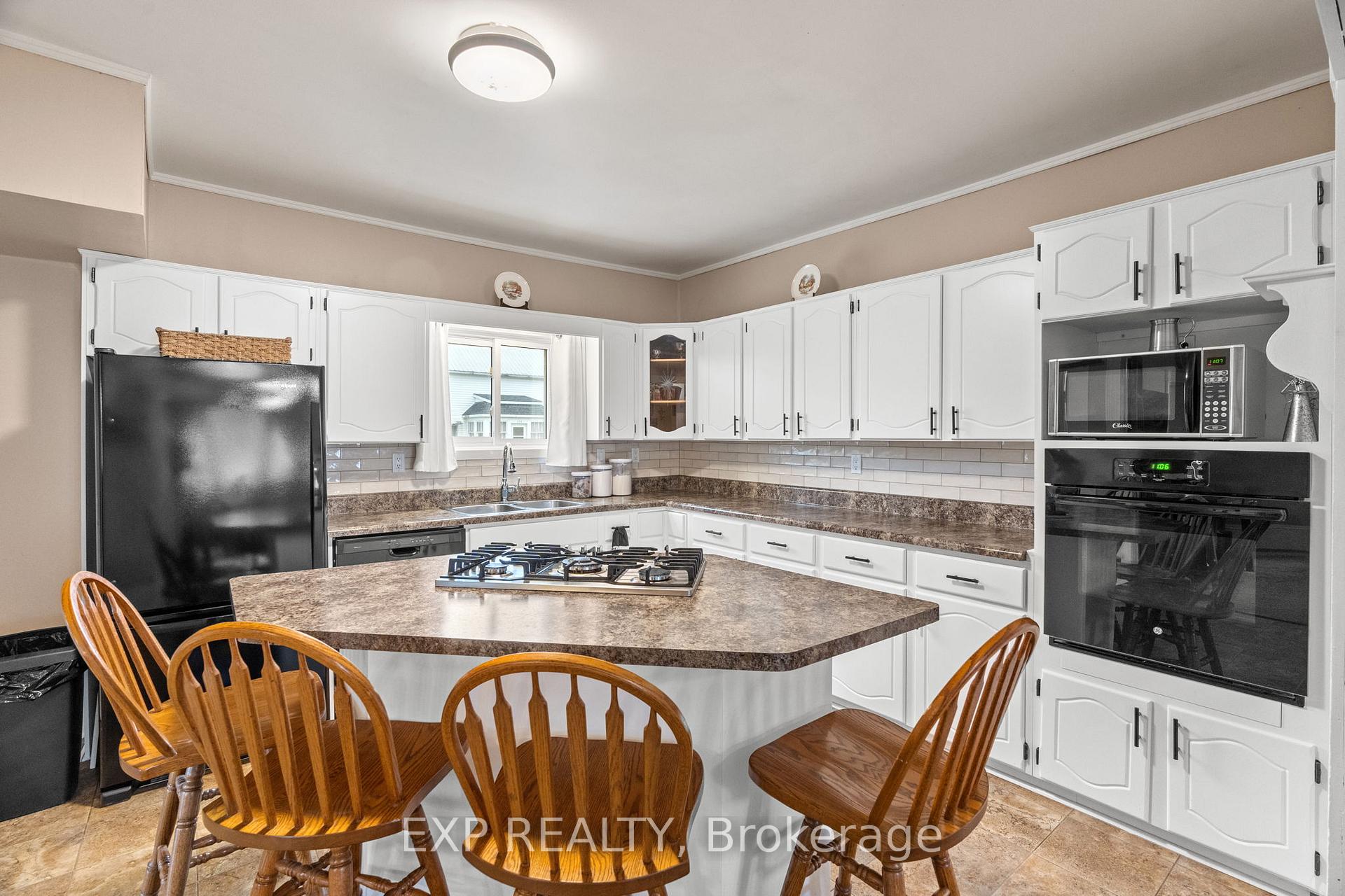 Photo 12 of 227 Anna Street, North Middlesex, Parkhill — HOMEH