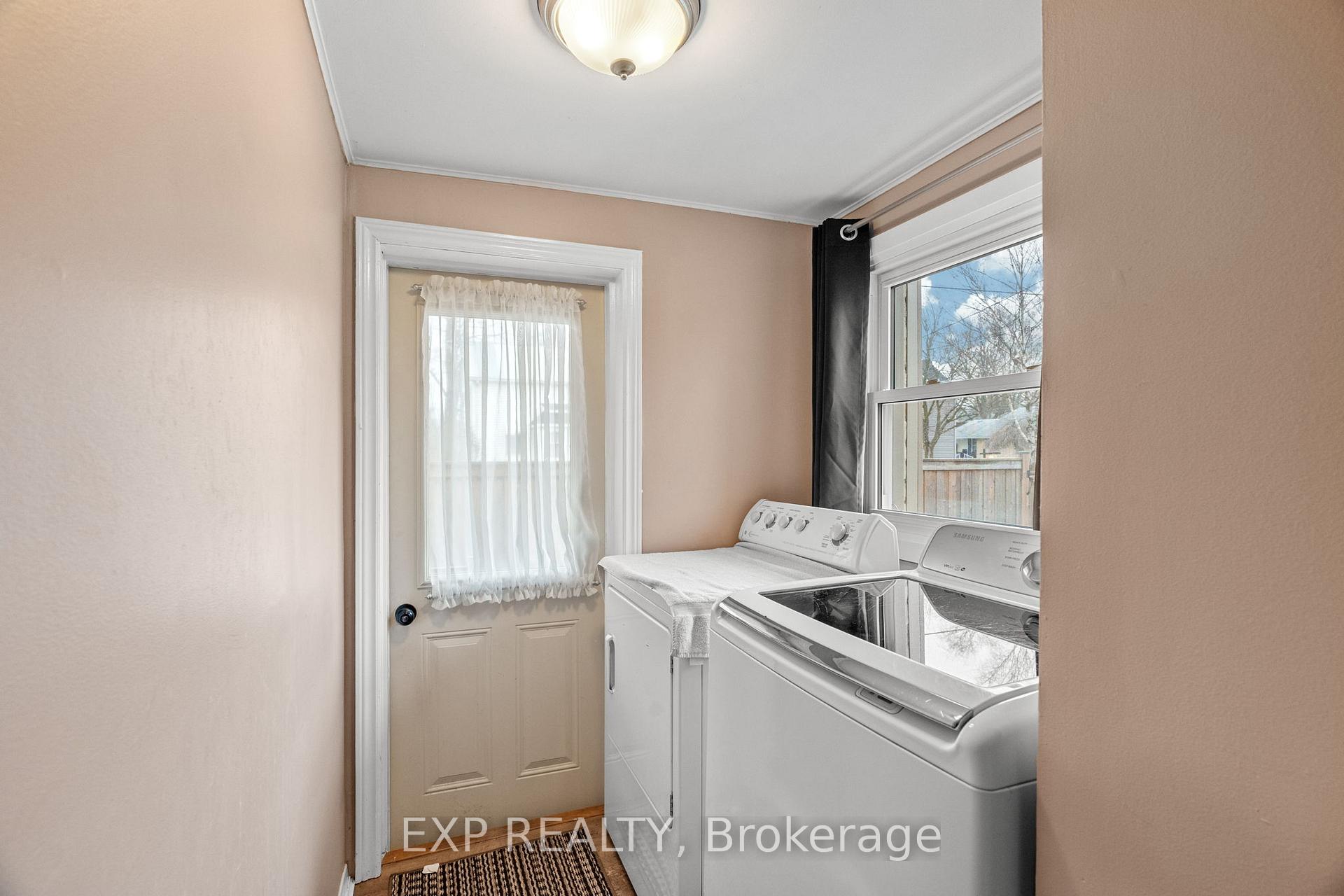 Photo 18 of 227 Anna Street, North Middlesex, Parkhill — HOMEH
