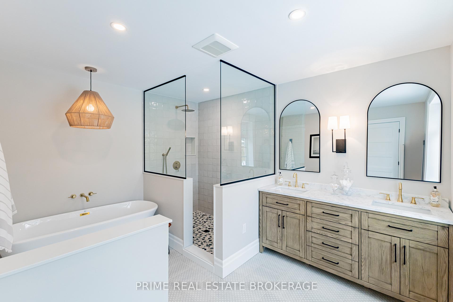 Photo 32 of 155 Broadway Street, North Middlesex, Parkhill — HOMEH