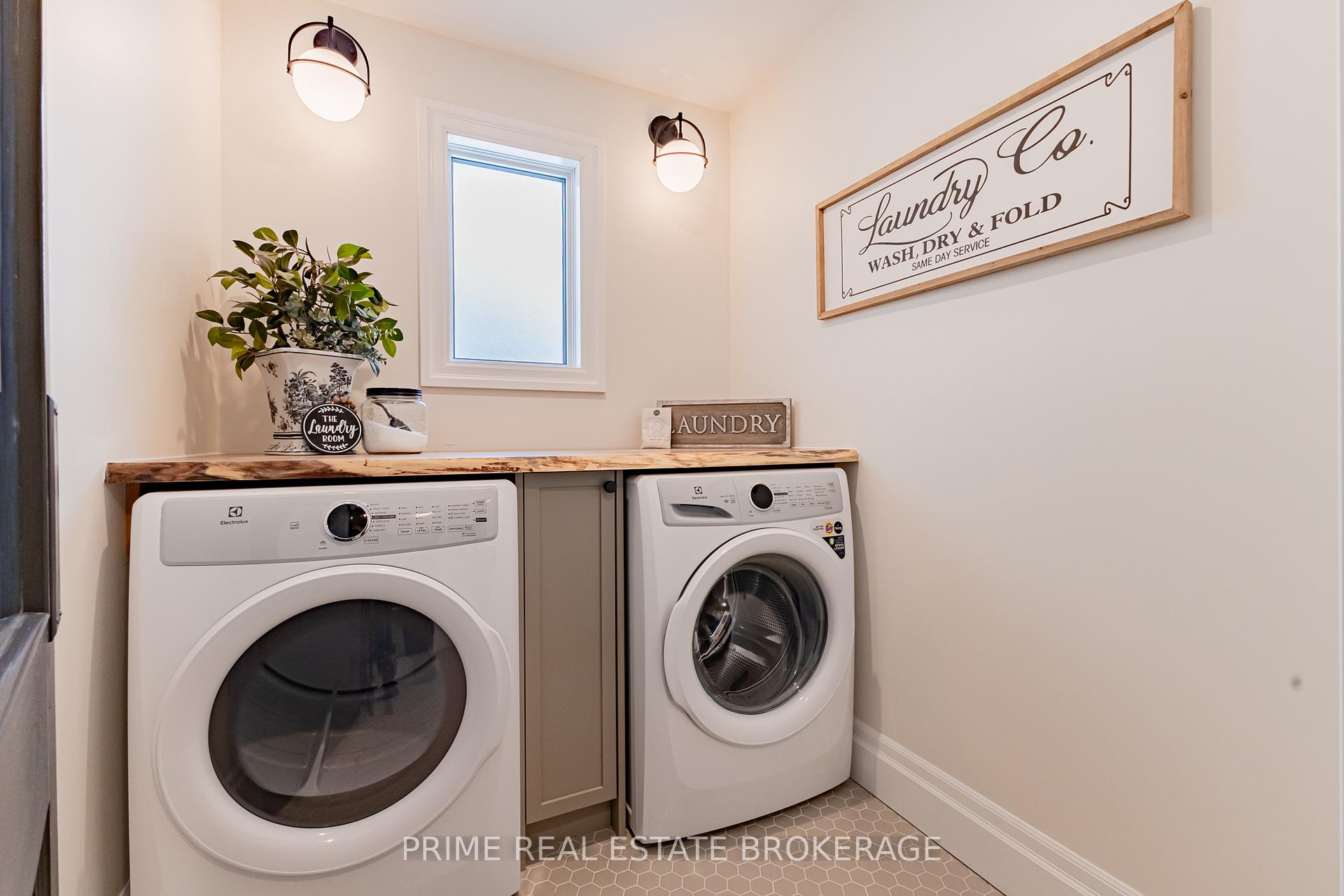 Photo 37 of 155 Broadway Street, North Middlesex, Parkhill — HOMEH