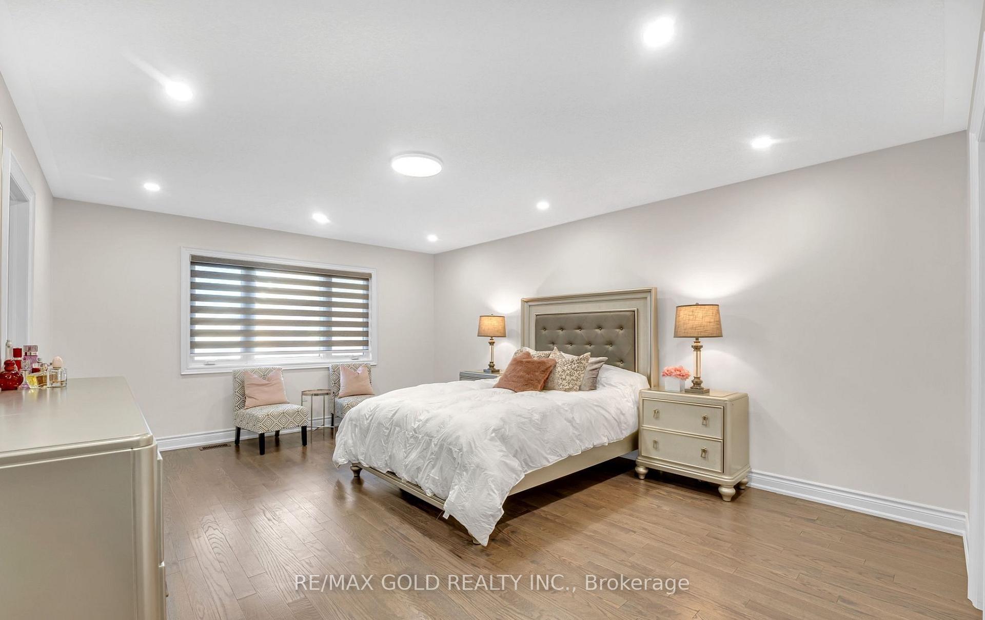 Photo 6 of Unit UPPER, 418 Ramsey Place, Milton, Ford — HOMEH