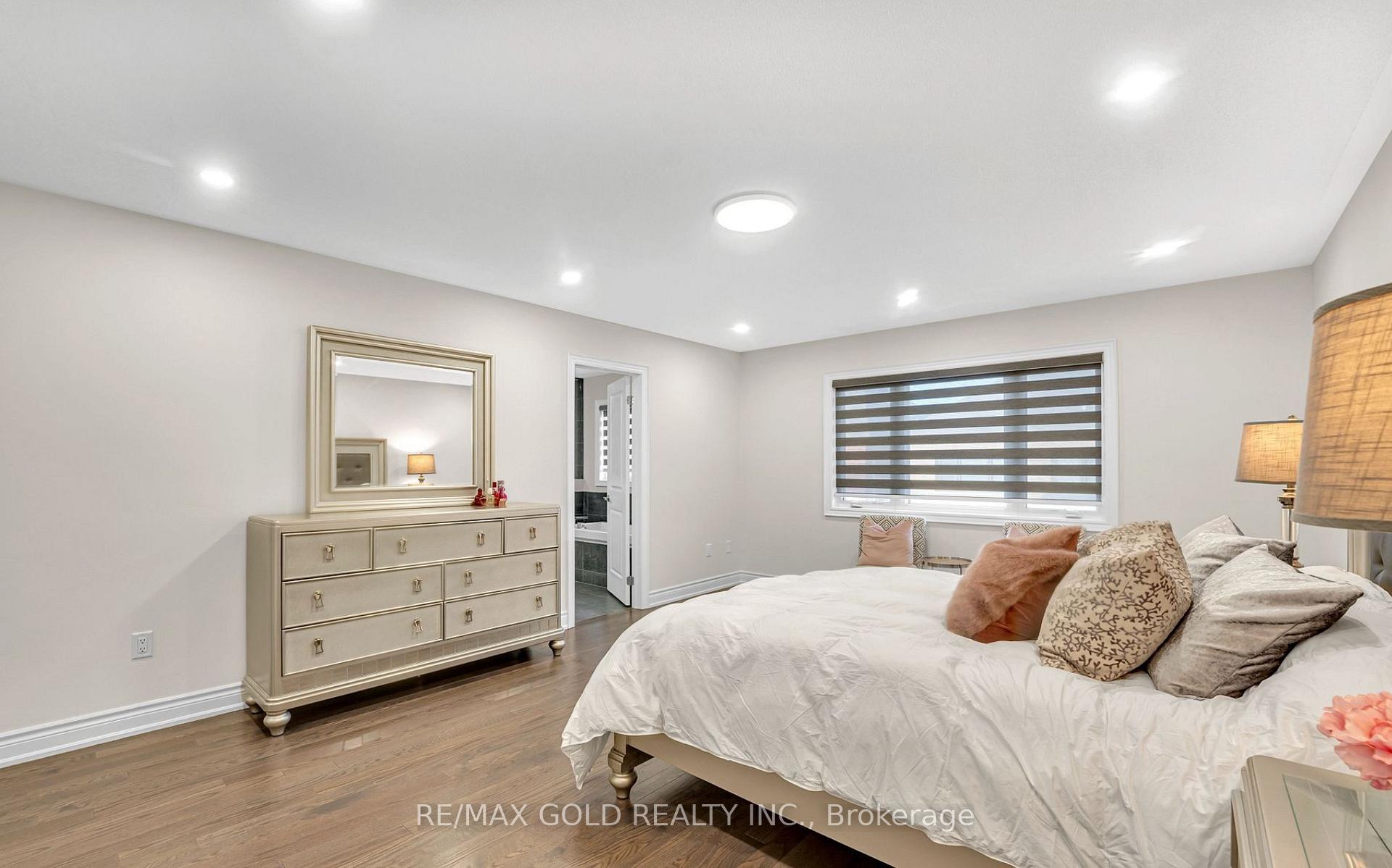 Photo 11 of Unit UPPER, 418 Ramsey Place, Milton, Ford — HOMEH