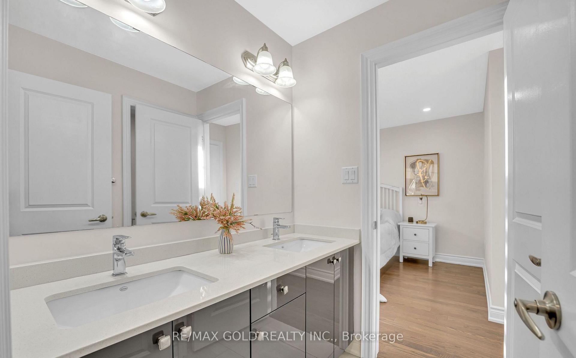 Photo 10 of Unit UPPER, 418 Ramsey Place, Milton, Ford — HOMEH