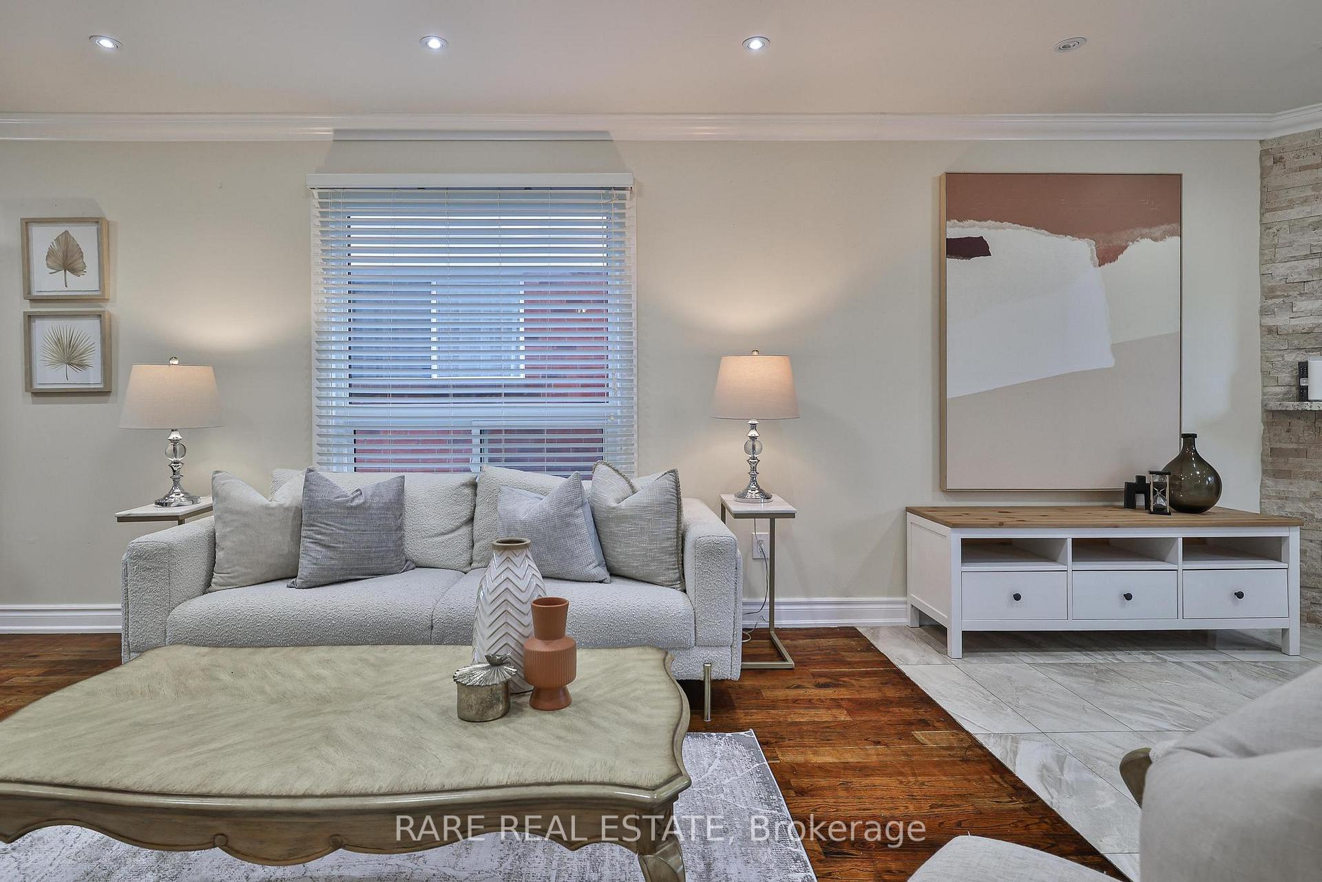 Photo 8 of 3576 Cherrington Crescent, Mississauga, Erin Mills — HOMEH