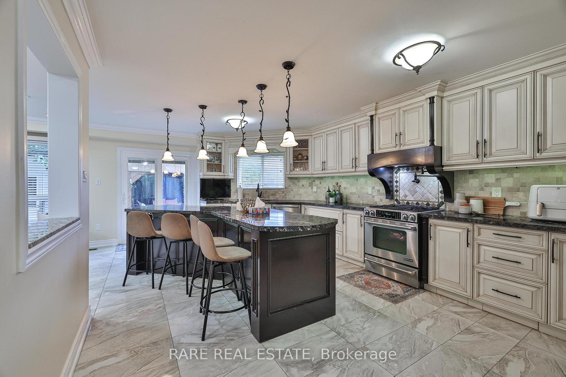 Photo 16 of 3576 Cherrington Crescent, Mississauga, Erin Mills — HOMEH