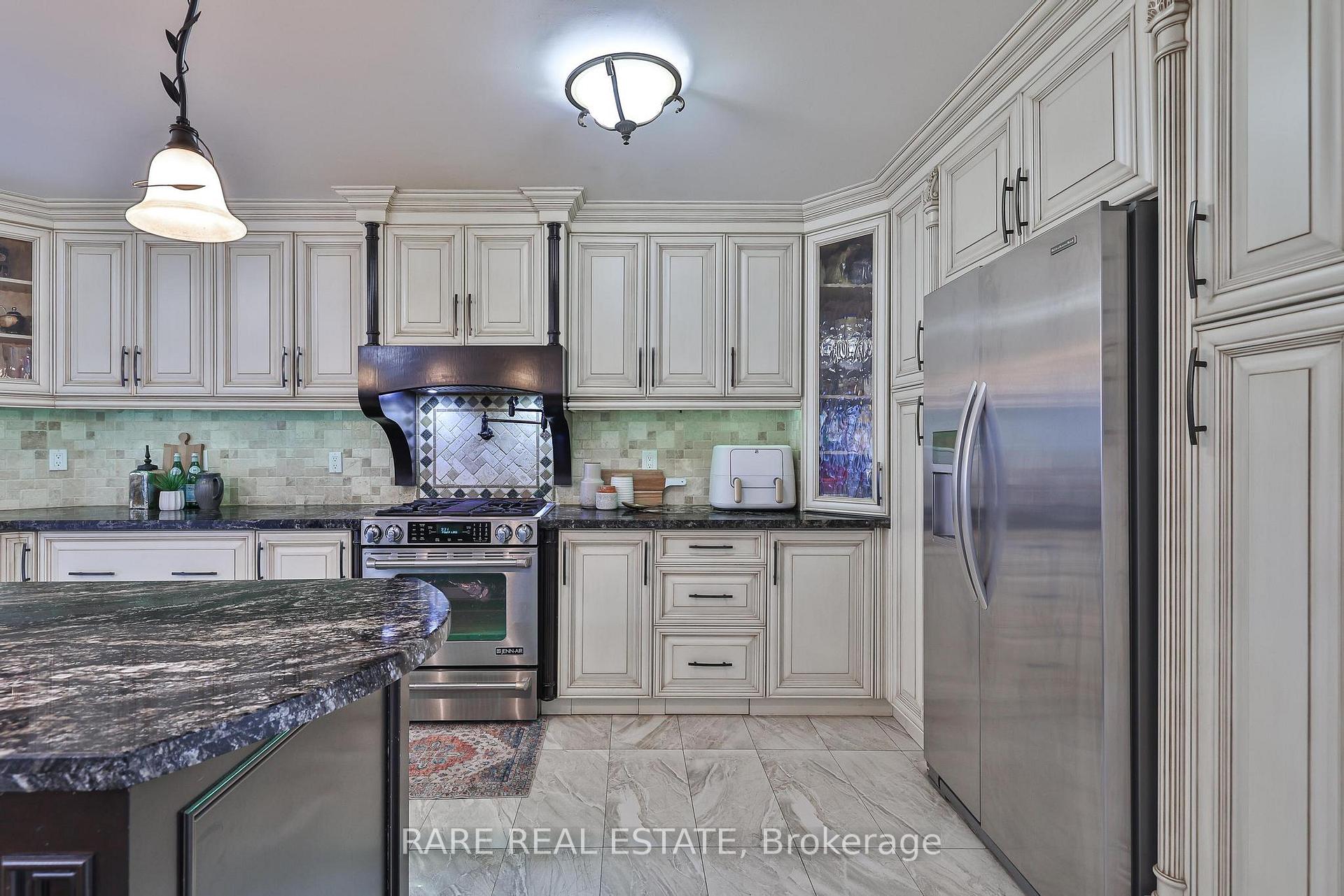 Photo 17 of 3576 Cherrington Crescent, Mississauga, Erin Mills — HOMEH