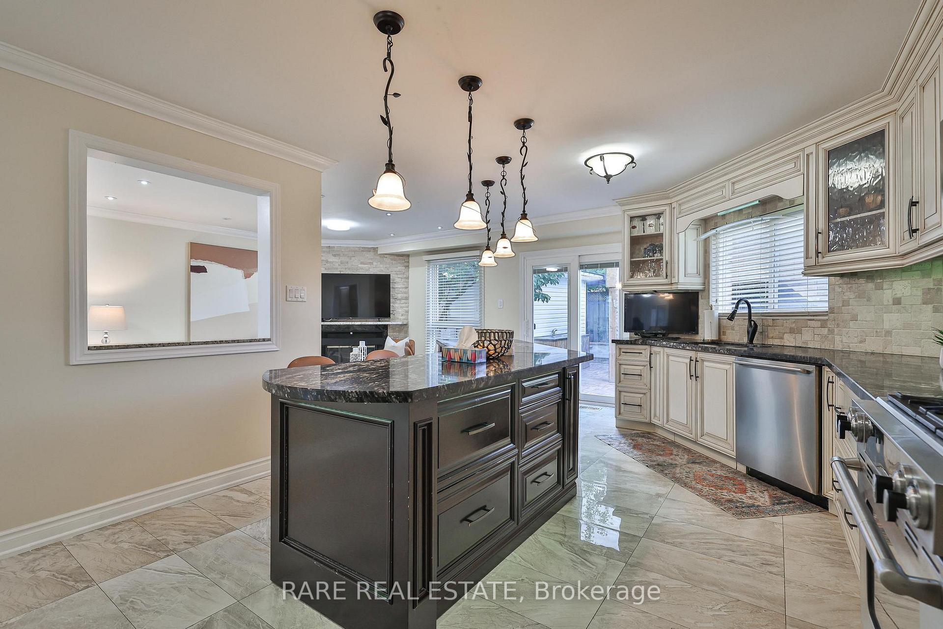 Photo 18 of 3576 Cherrington Crescent, Mississauga, Erin Mills — HOMEH
