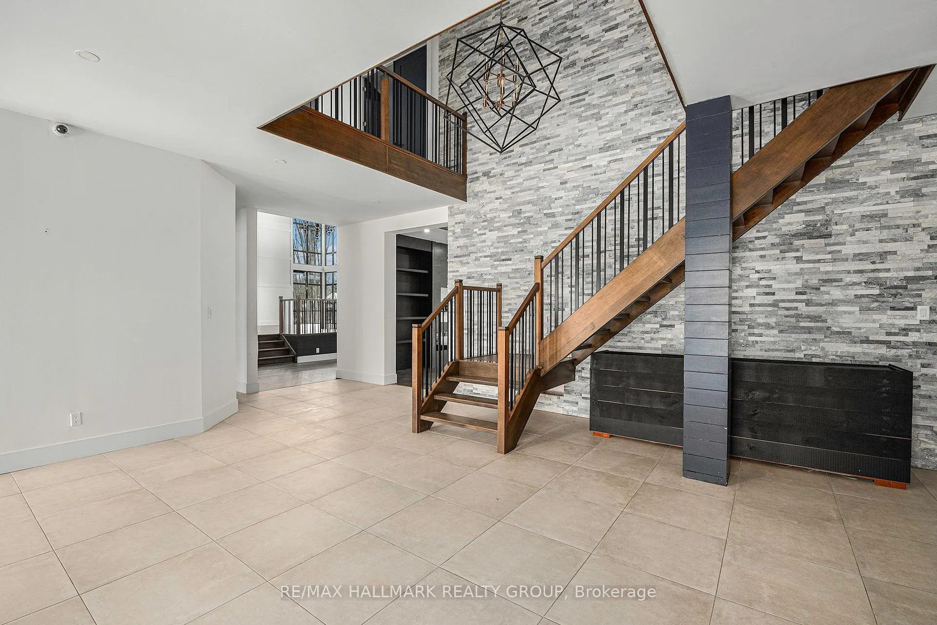 Photo 4 of 132 Robert Taite Drive, Ottawa, Cumberland Estates — HOMEH