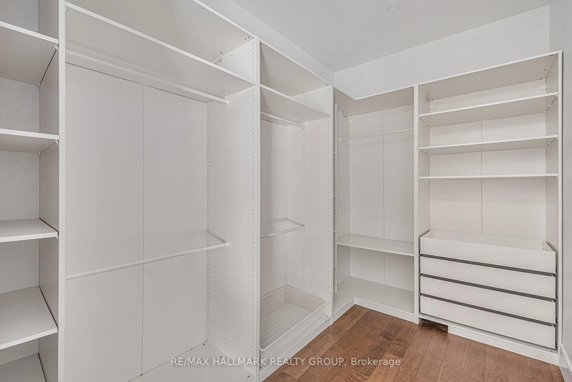 Photo 19 of 132 Robert Taite Drive, Ottawa, Cumberland Estates — HOMEH