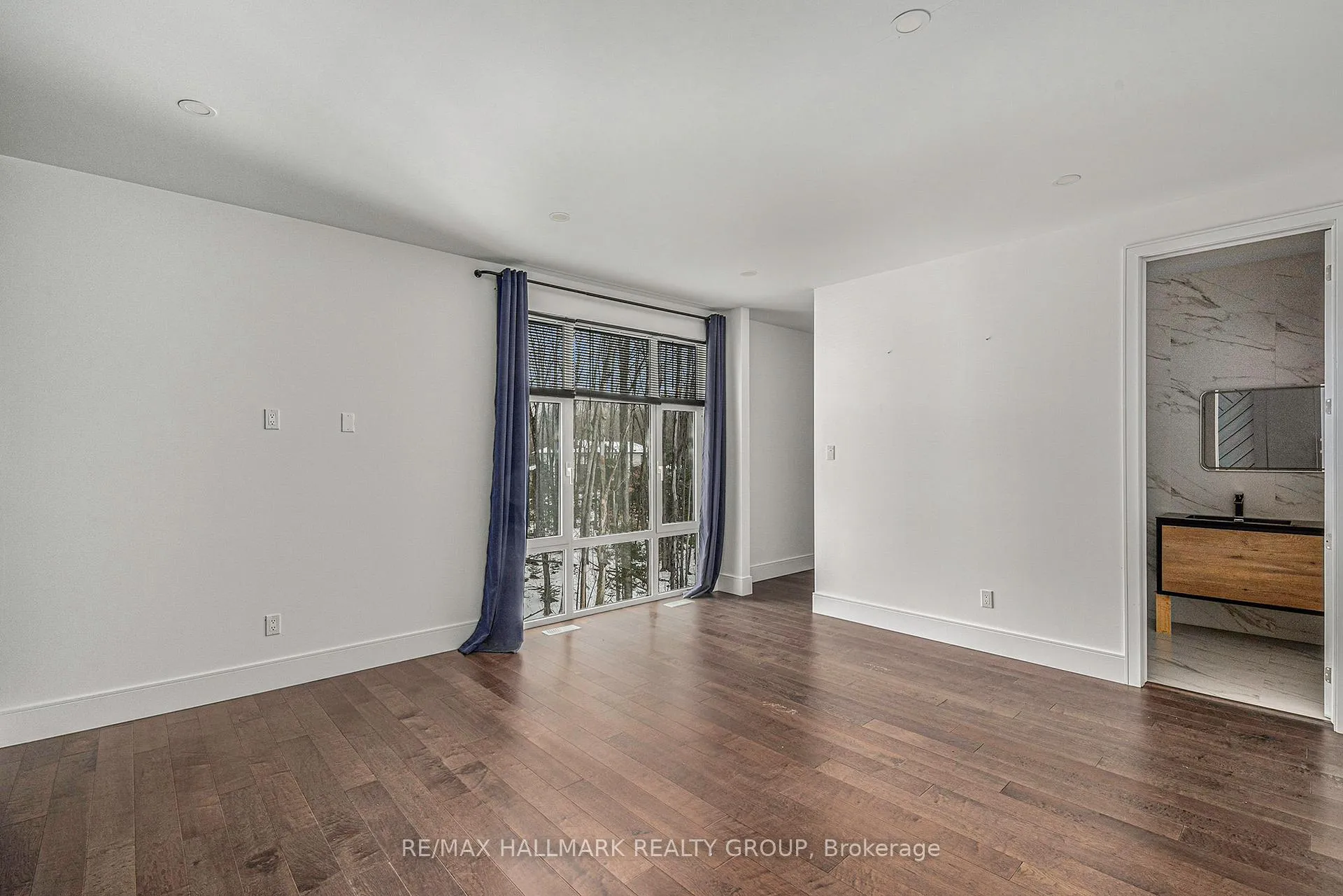 Photo 27 of 132 Robert Taite Drive, Ottawa, Cumberland Estates — HOMEH