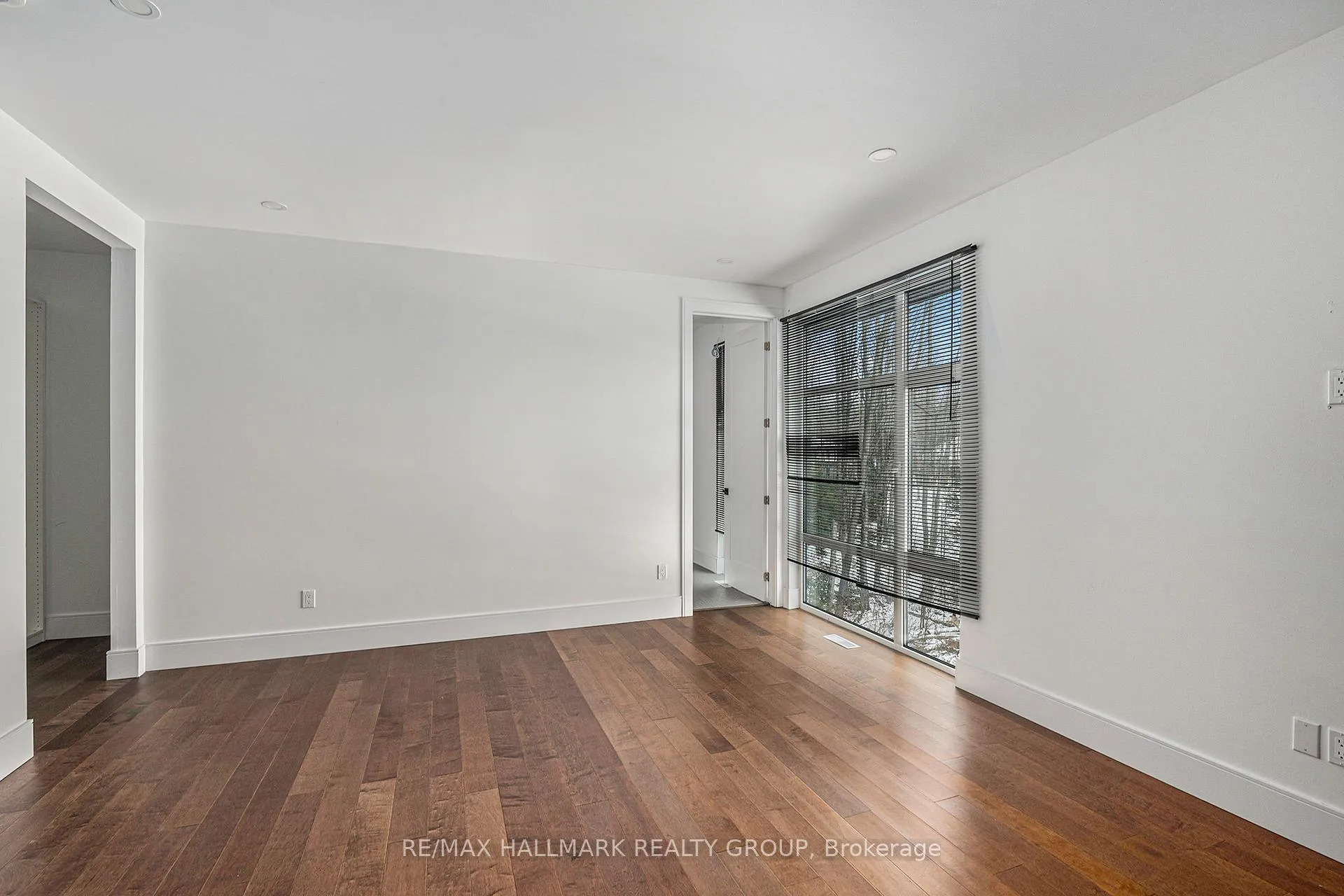 Photo 30 of 132 Robert Taite Drive, Ottawa, Cumberland Estates — HOMEH