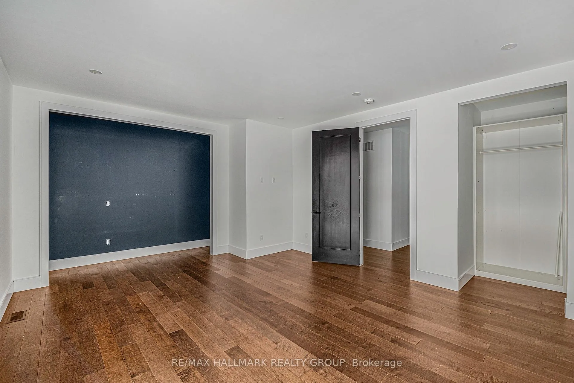 Photo 32 of 132 Robert Taite Drive, Ottawa, Cumberland Estates — HOMEH