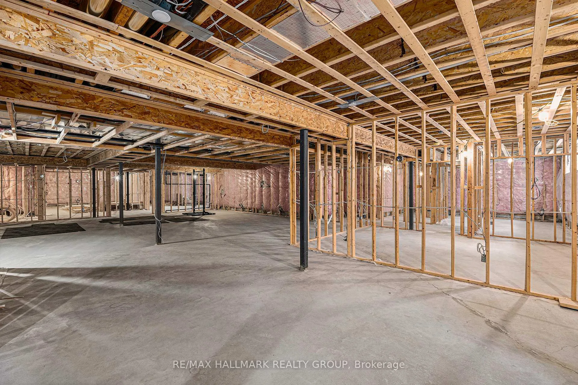 Photo 41 of 132 Robert Taite Drive, Ottawa, Cumberland Estates — HOMEH