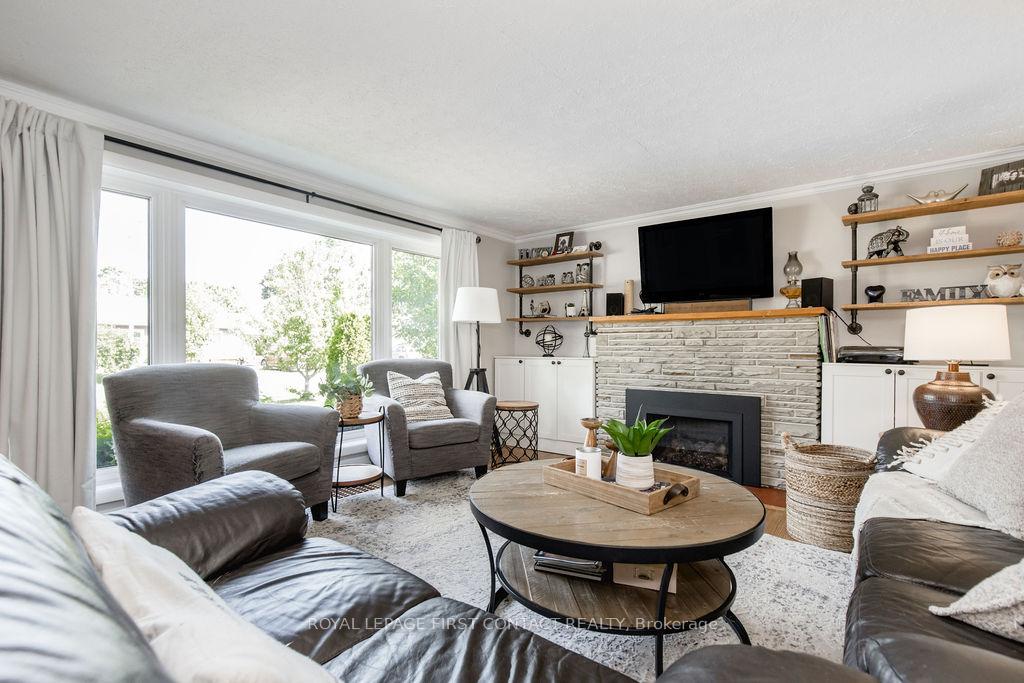 Photo 11 of 315 Crawford Street, Orillia — HOMEH
