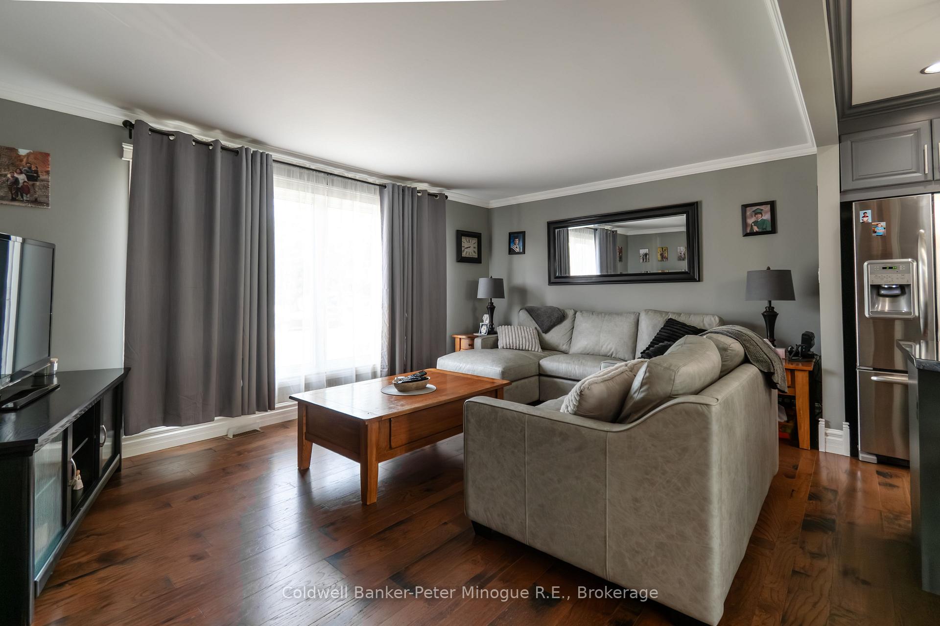 Photo 5 of 238 Crown Crescent, North Bay, Birchaven — HOMEH