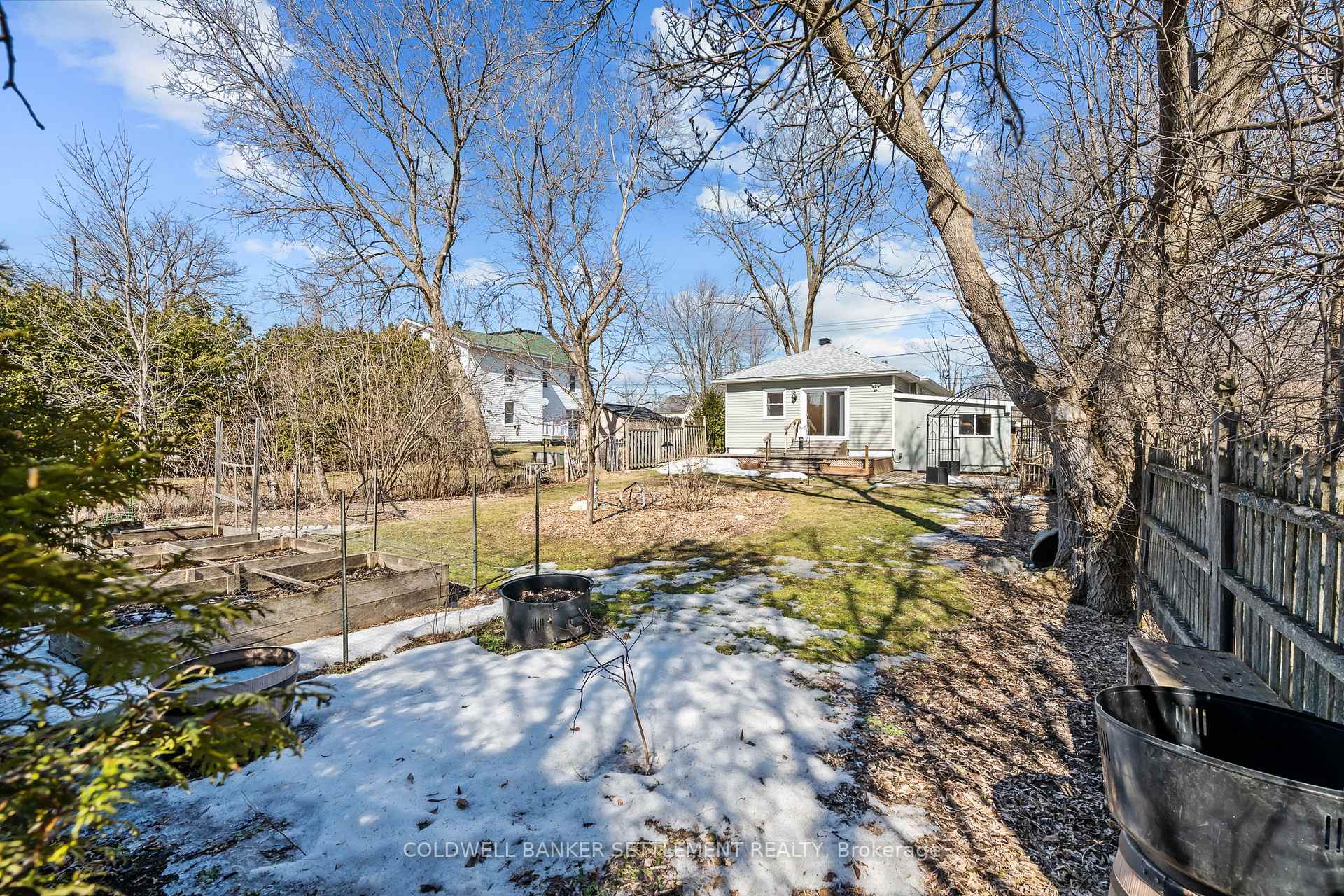 Photo 39 of 86 Drummond Street E, Perth — HOMEH