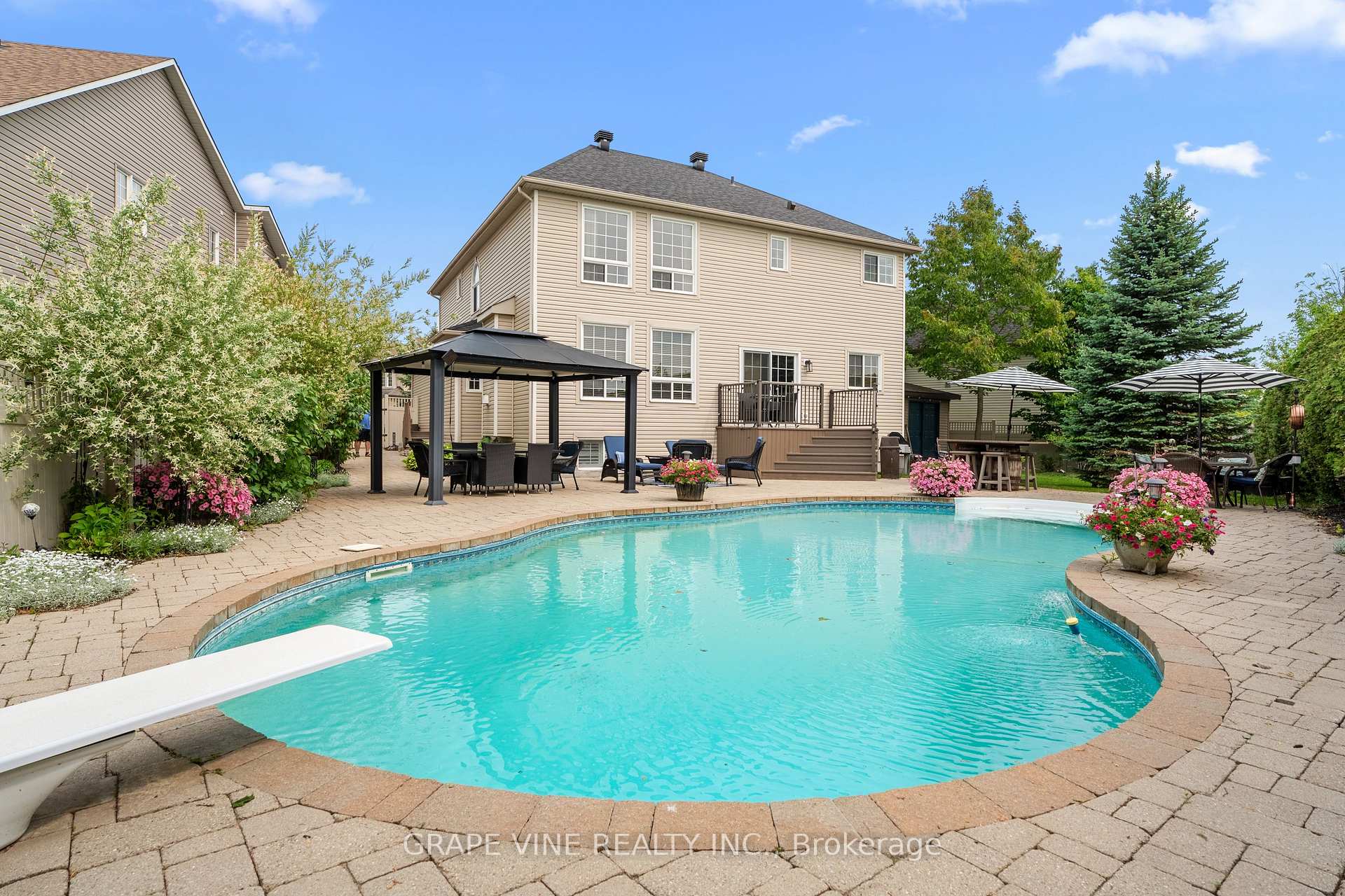 Photo 7 of 421 Keith Crescent, Ottawa, Mer Bleue/Bradley Estates/Anderson Park — HOMEH