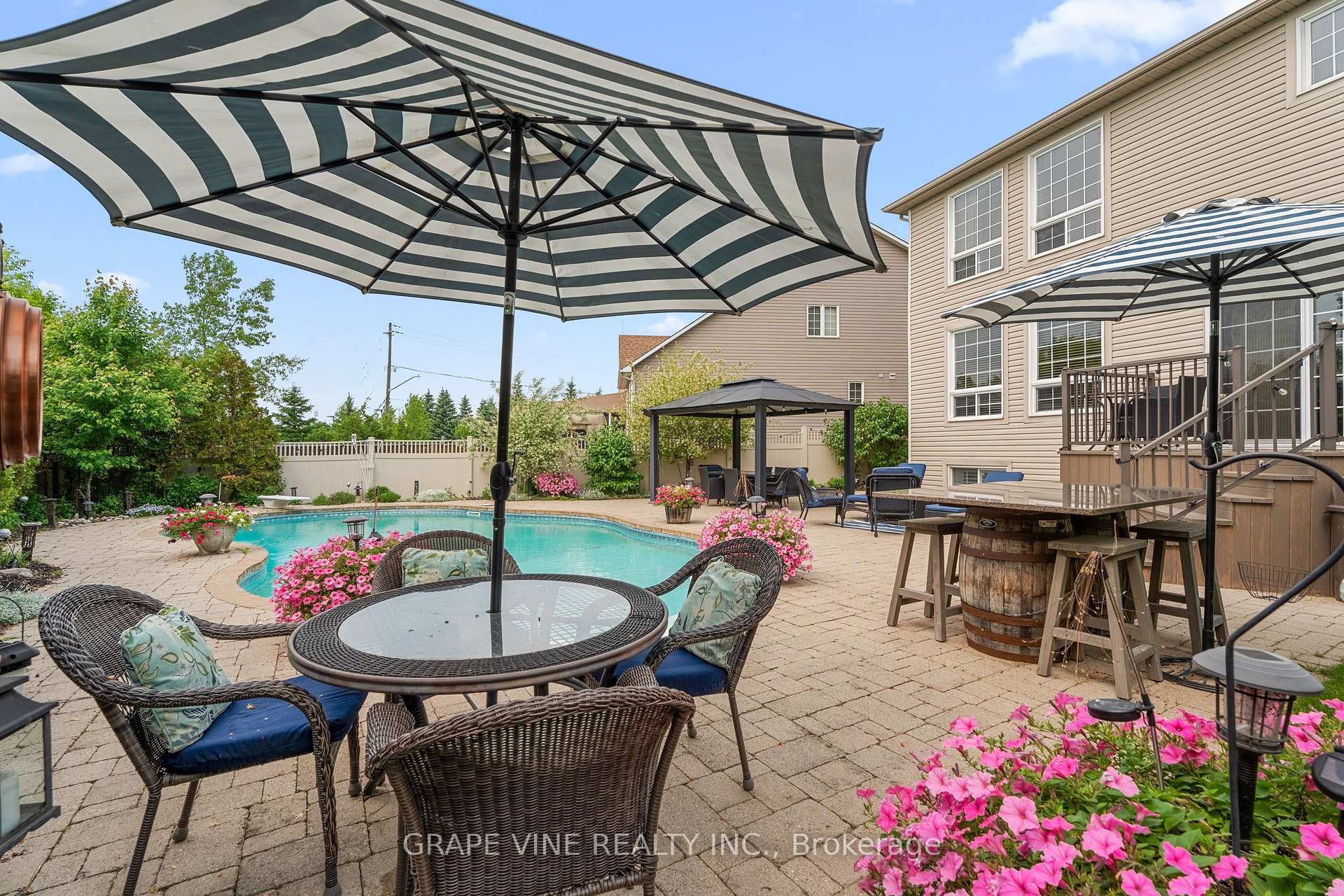 Photo 8 of 421 Keith Crescent, Ottawa, Mer Bleue/Bradley Estates/Anderson Park — HOMEH