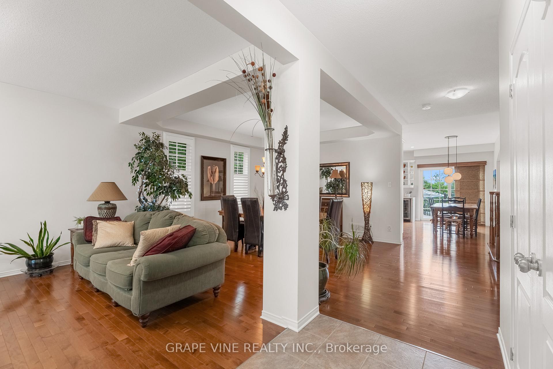Photo 10 of 421 Keith Crescent, Ottawa, Mer Bleue/Bradley Estates/Anderson Park — HOMEH
