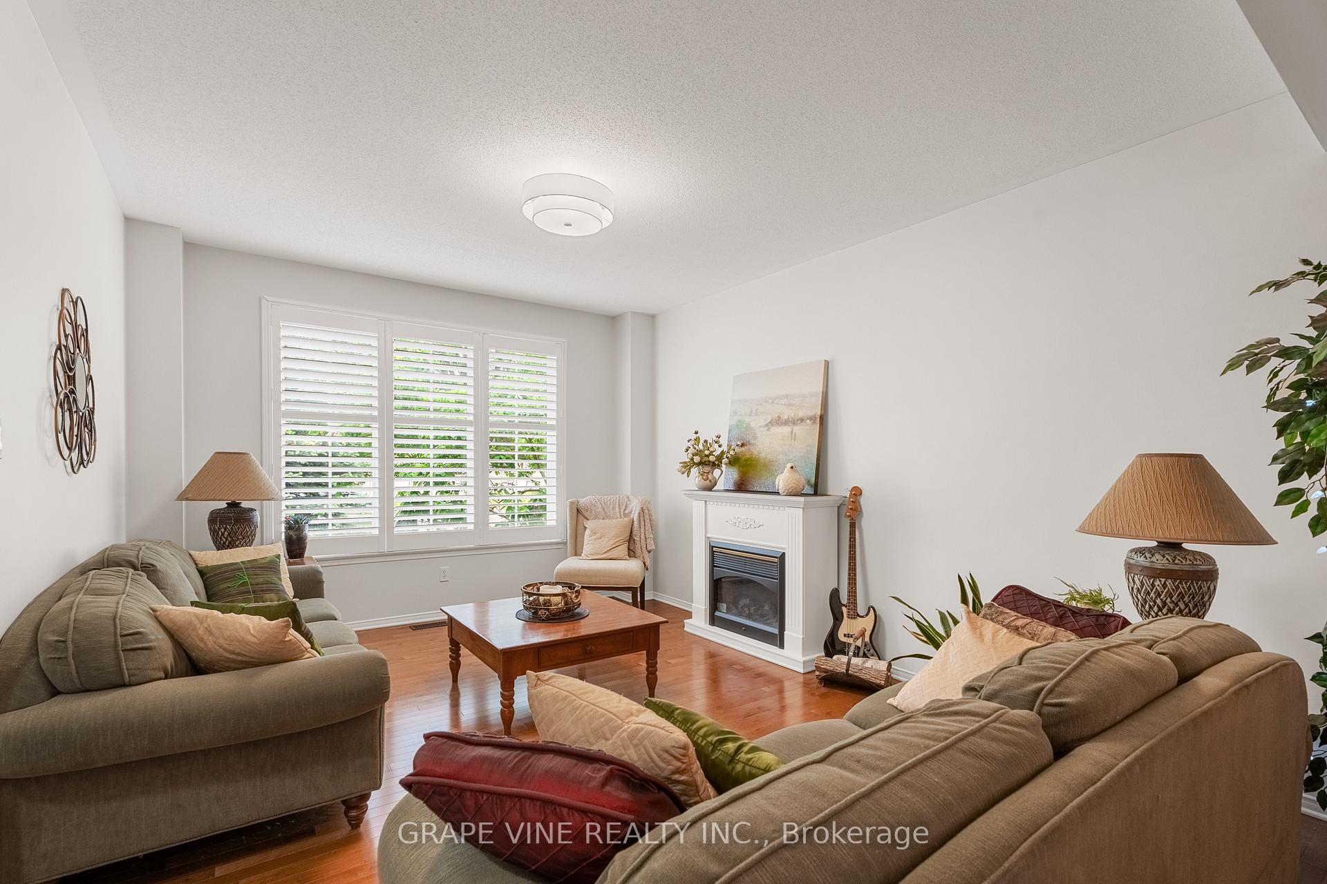 Photo 11 of 421 Keith Crescent, Ottawa, Mer Bleue/Bradley Estates/Anderson Park — HOMEH