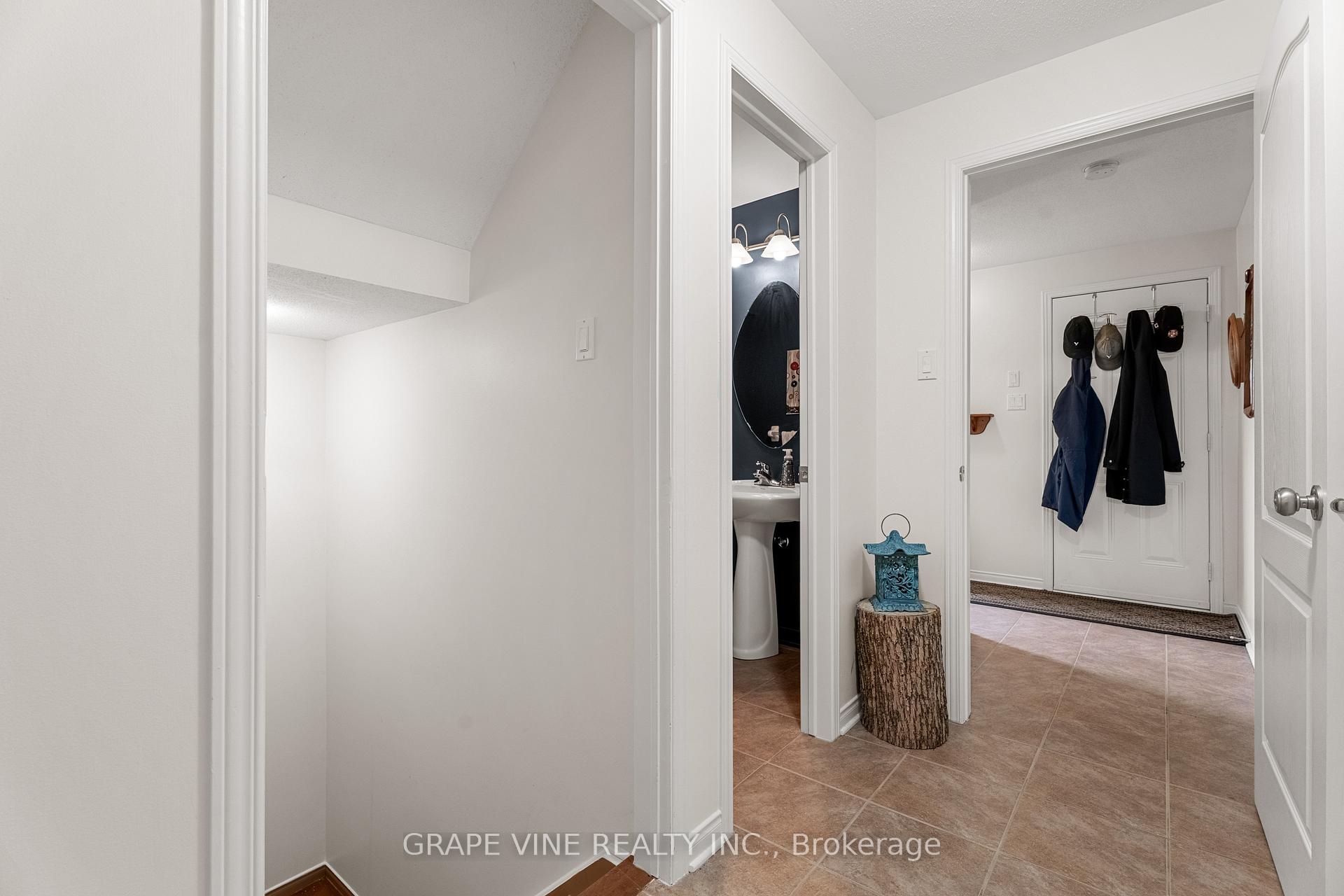 Photo 16 of 421 Keith Crescent, Ottawa, Mer Bleue/Bradley Estates/Anderson Park — HOMEH