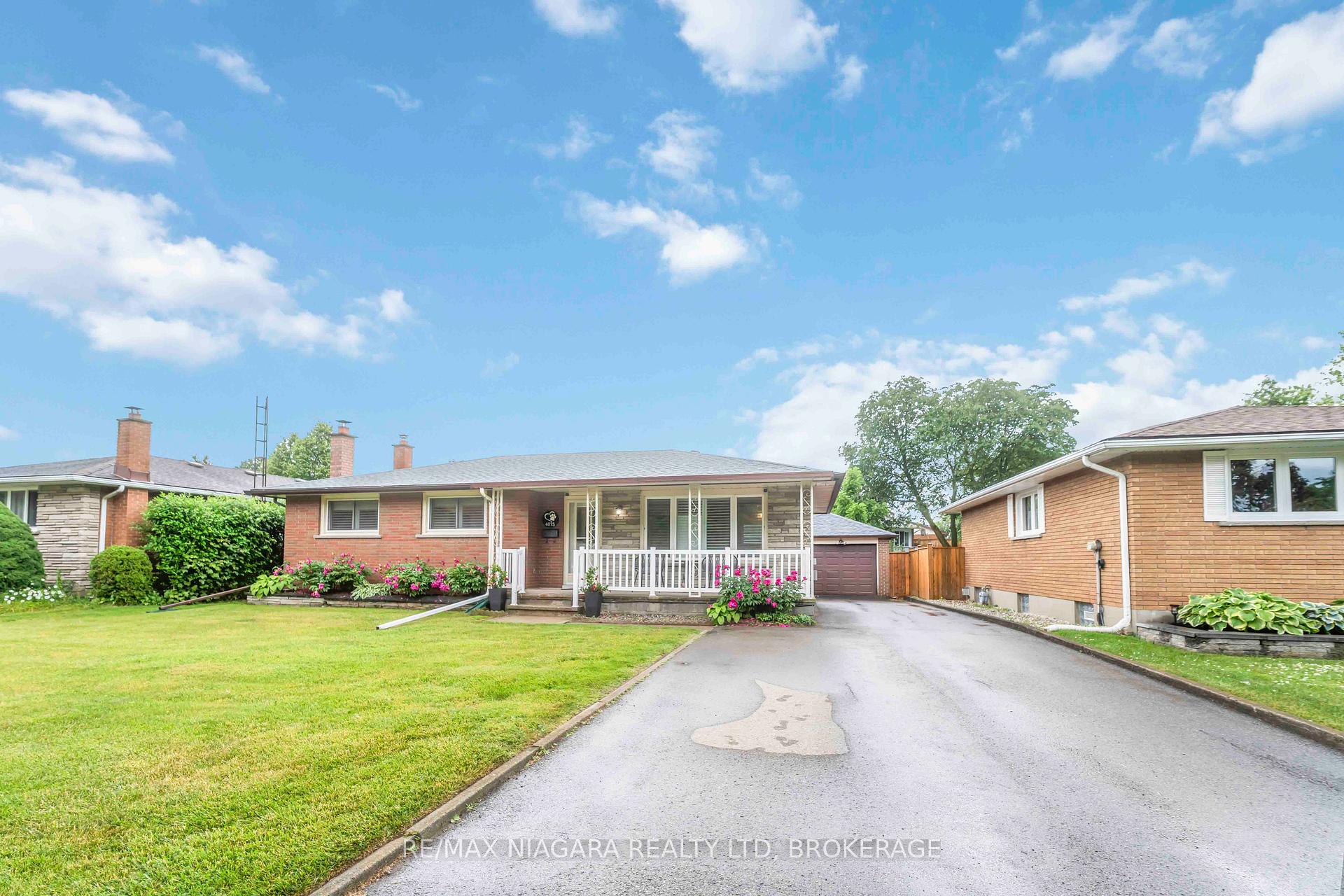 Photo 1 of 4075 Pettit Avenue, Niagara Falls, Morrison — HOMEH